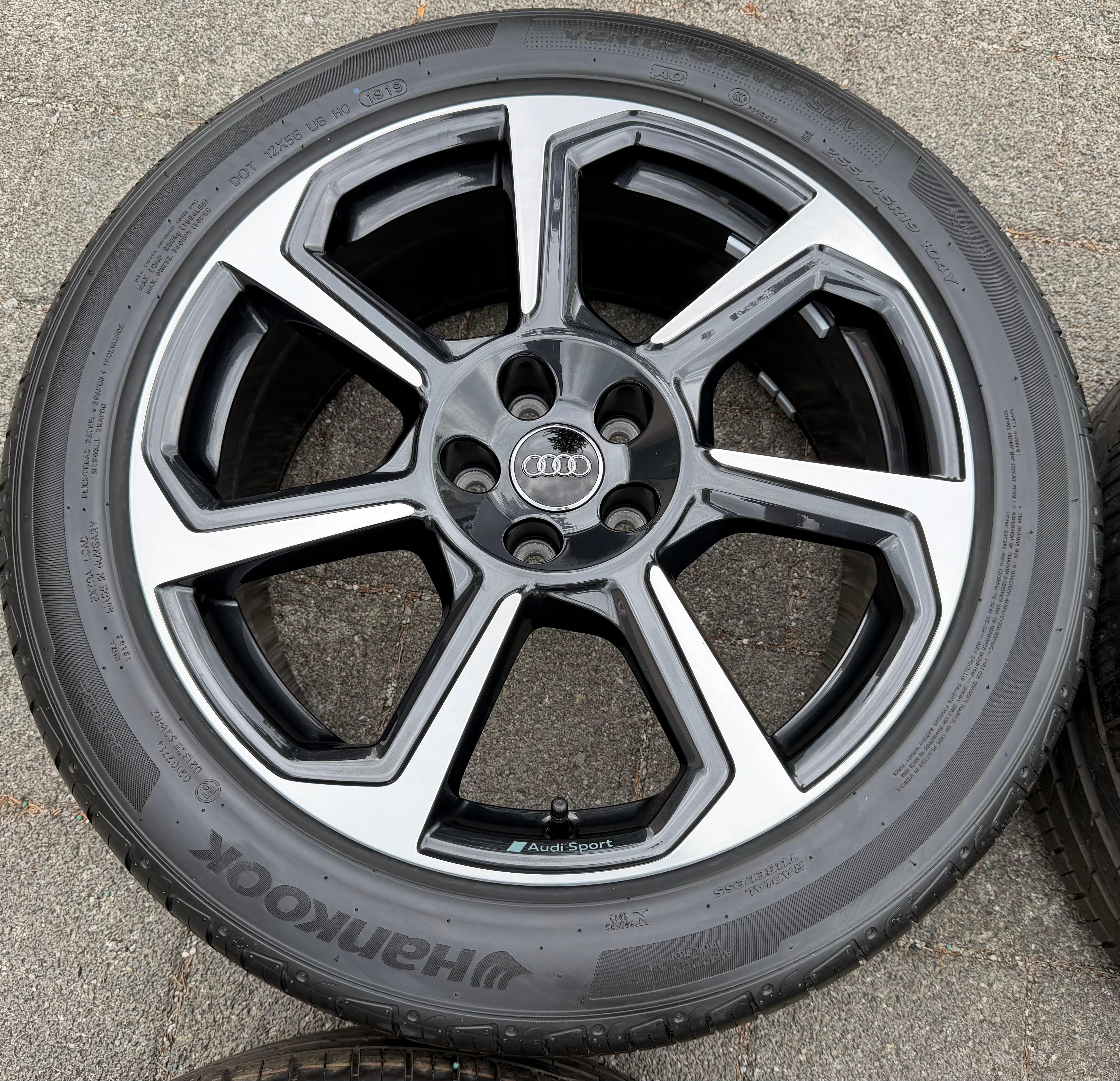 4 cerchi in lega Sommer originali da 19" per Audi Q3 F3B 83A 83A601025D 255/45R19 104Y Hankook
