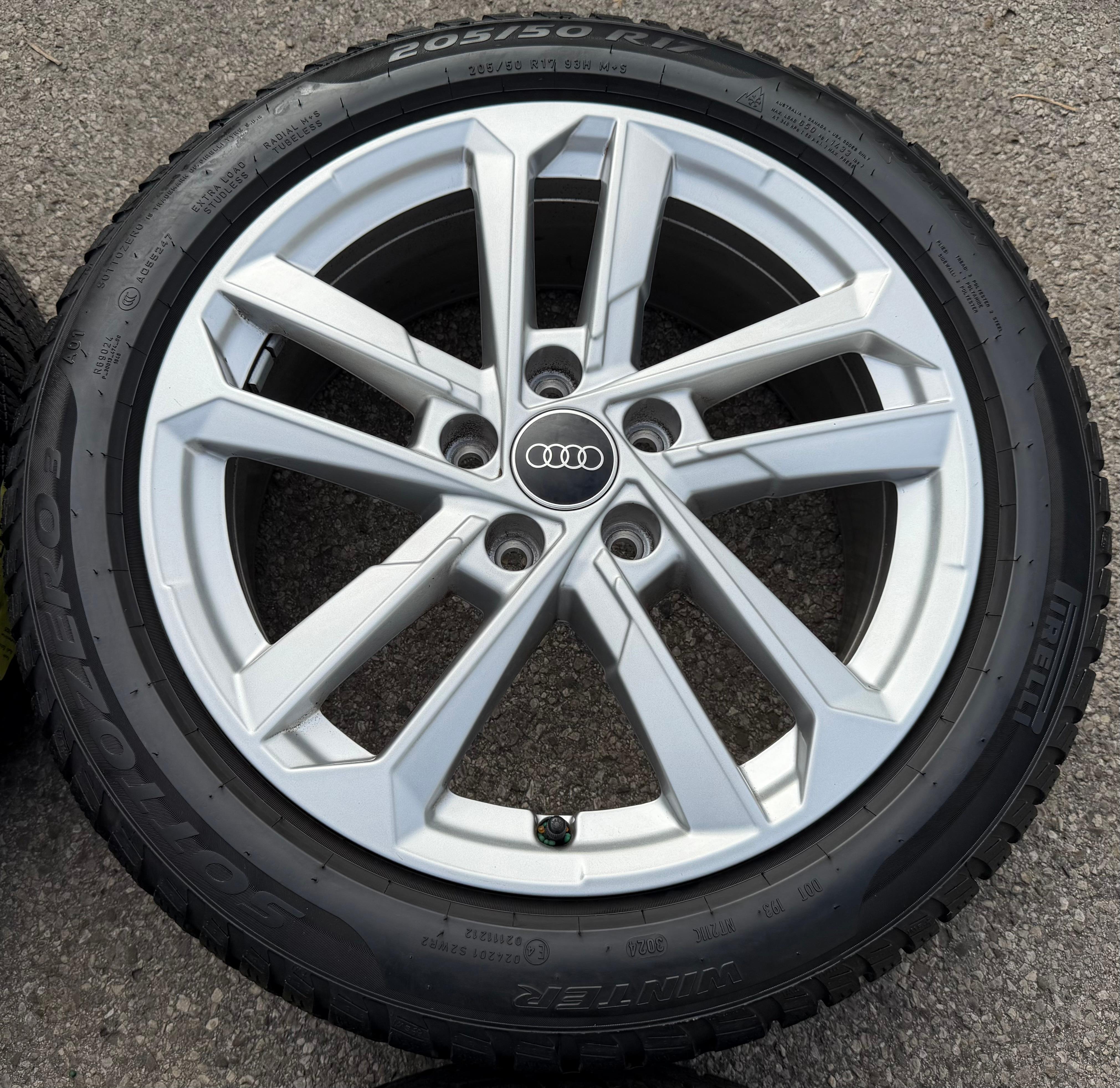 4 Original 17" Alu Winterräder Audi A3 S3 8Y 8Y0601025L 205/50R17 93H Pirelli 2024