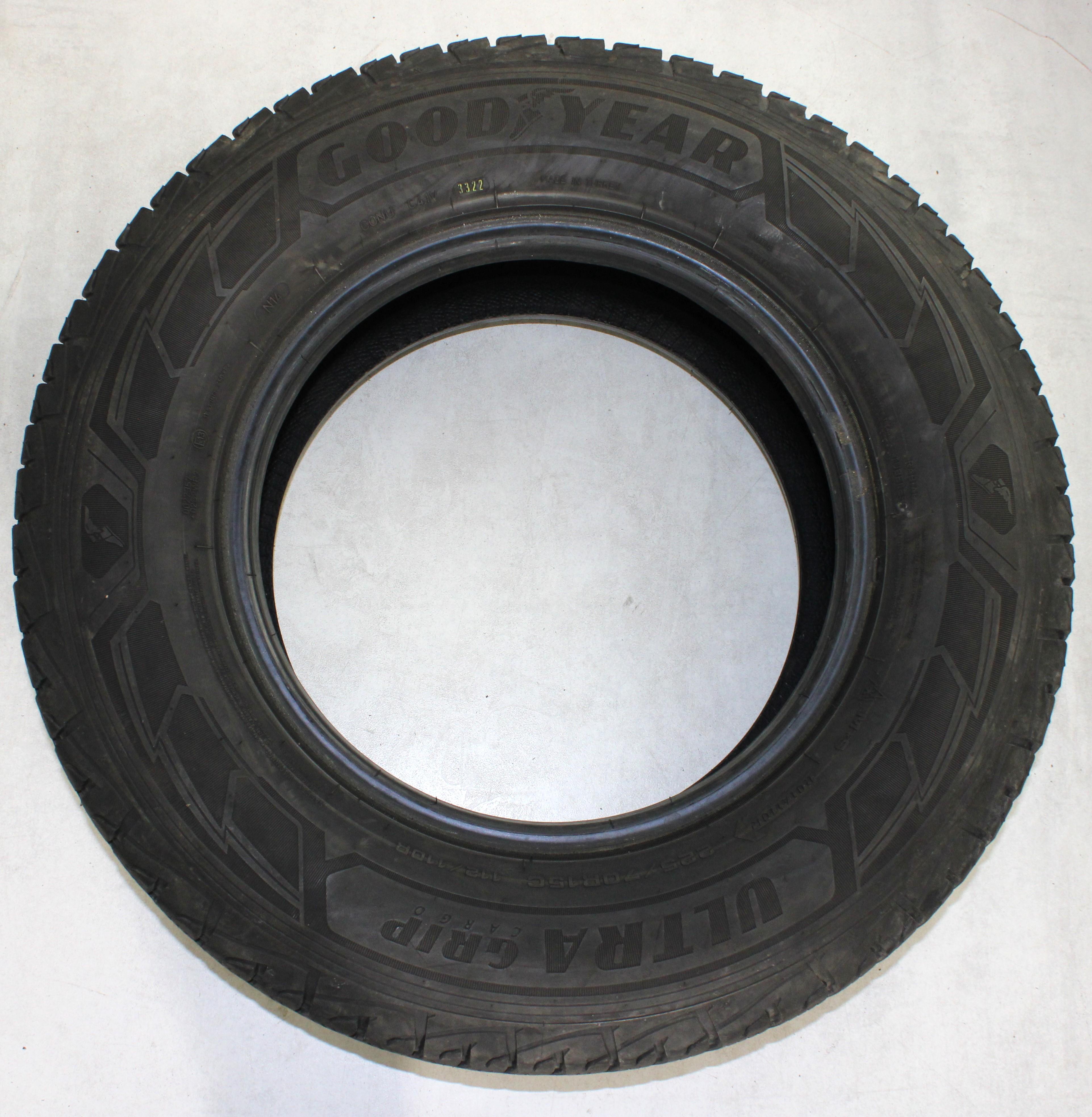2 x 225/70R15C 112/110R Winterreifen Goodyear Ultra Grip Cargo 4,5-5mm 2022
