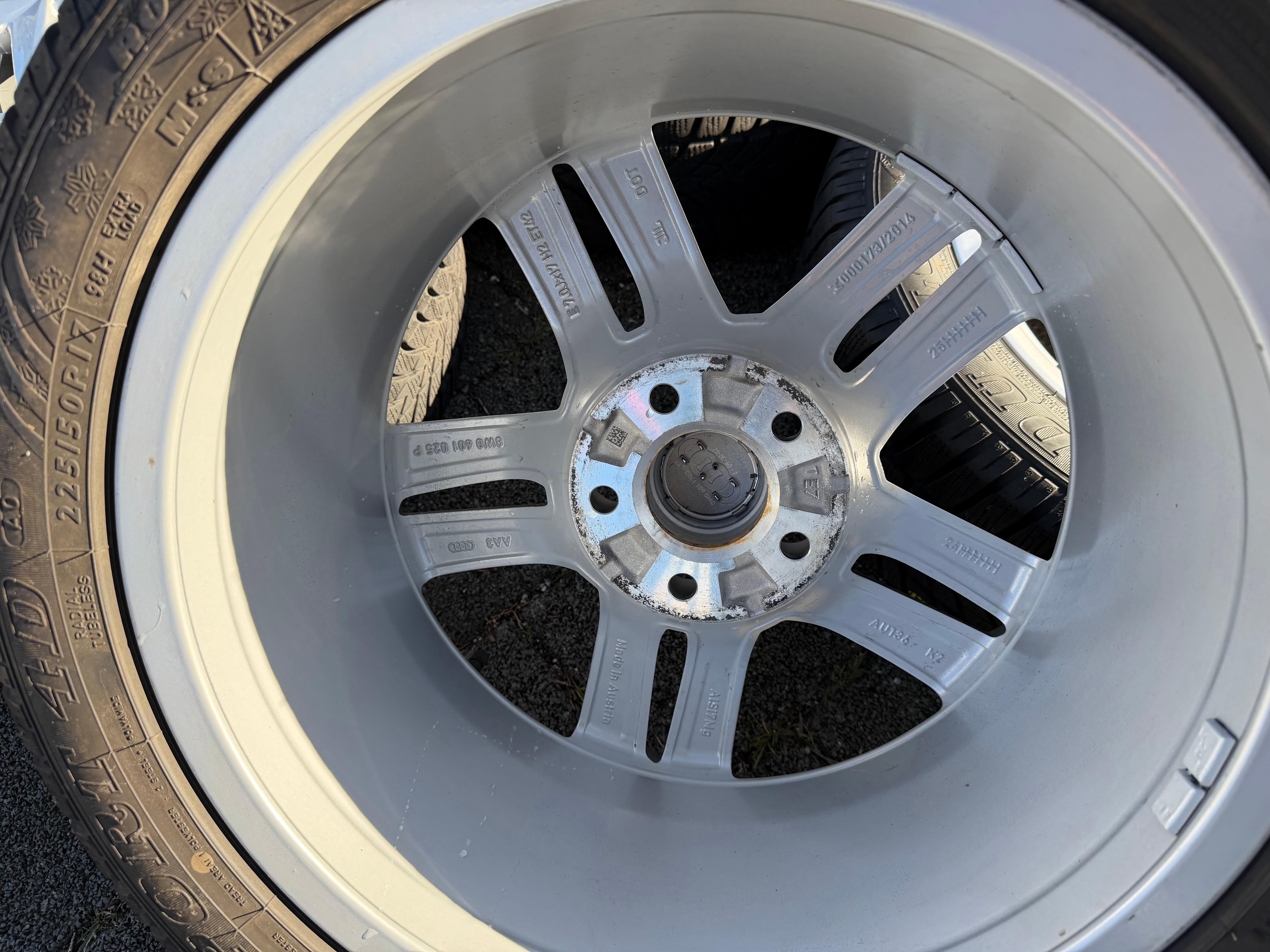 4 Original 17" Alu Winterräder Audi A4 B9 8W 8W0601025P 225/50R17 98H Dunlop 2024