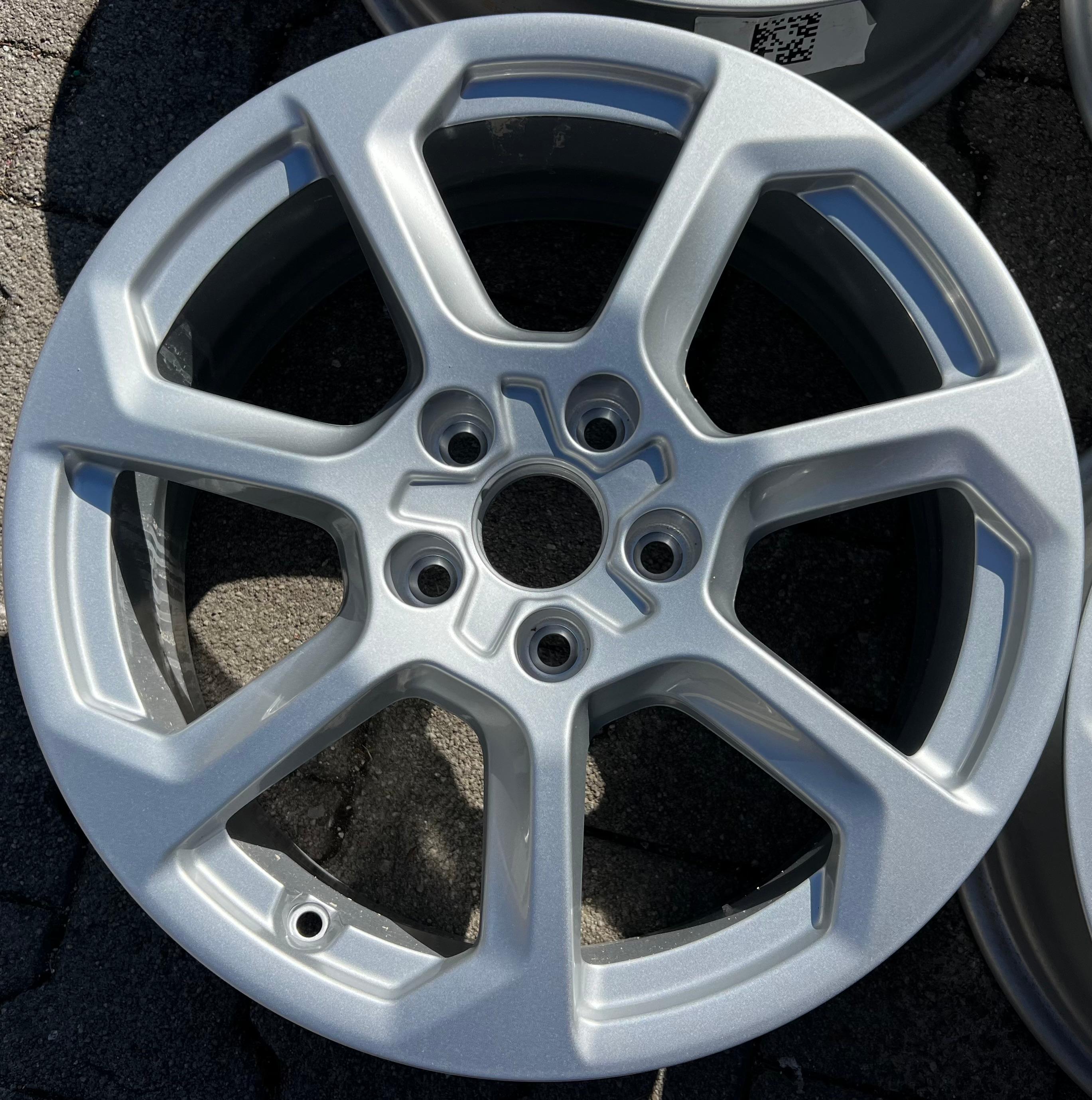 4 JANTES ORIGINALES 17" EN ALU AUDI Q2 GA 81A601025T 6,5x17 ET39 FREIHAUS