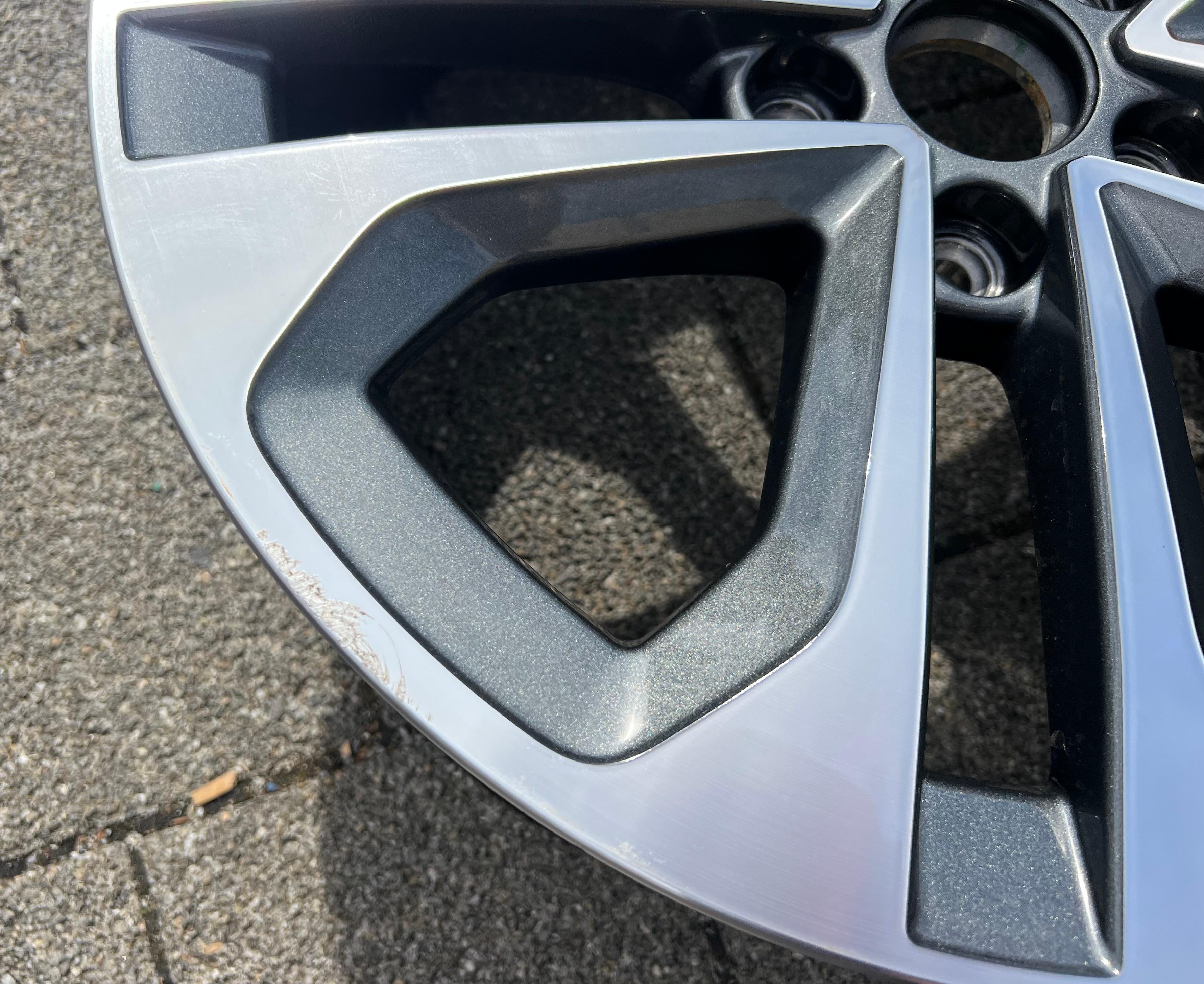 1 X ORIGINAL 18" ALUFELGE AUDI A3 S3 8Y 8Y0601025CE 8x18 ET46 FREIHAUS