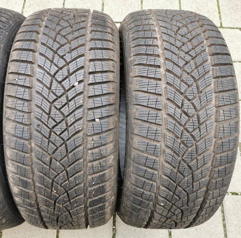 4 x 215/45R16 90V Winterreifen Goodyear Ultra Grip Performance 8mm 2018