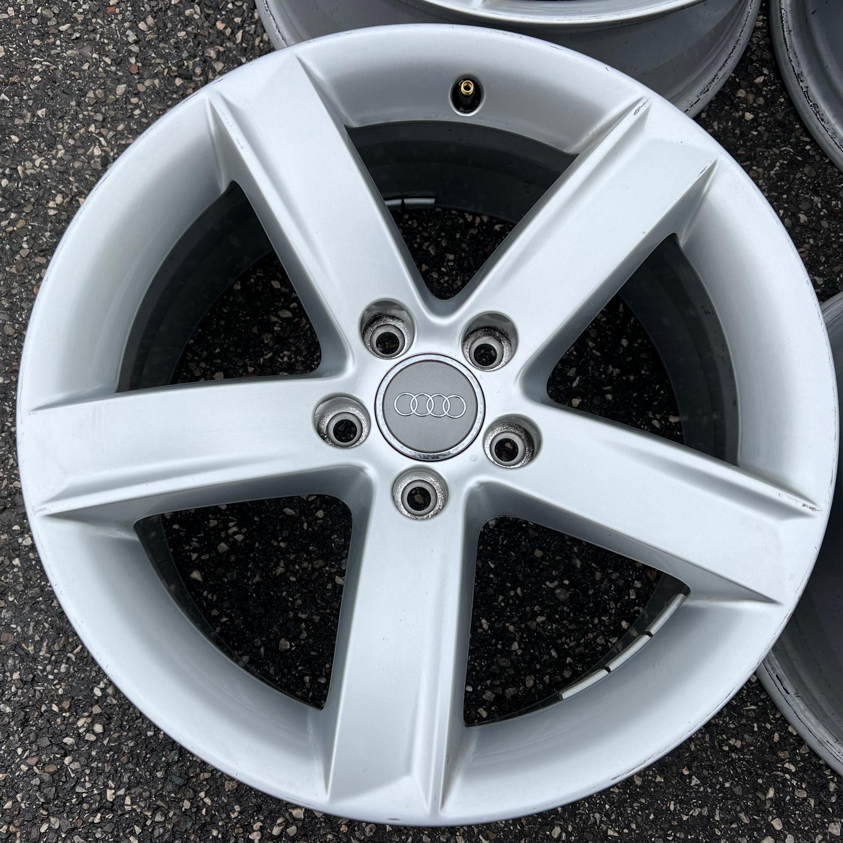 4 CERCHI ORIGINALI IN ALLUMINIO DA 17" AUDI A5 8T 8T0071497 CONSEGNA GRATUITA