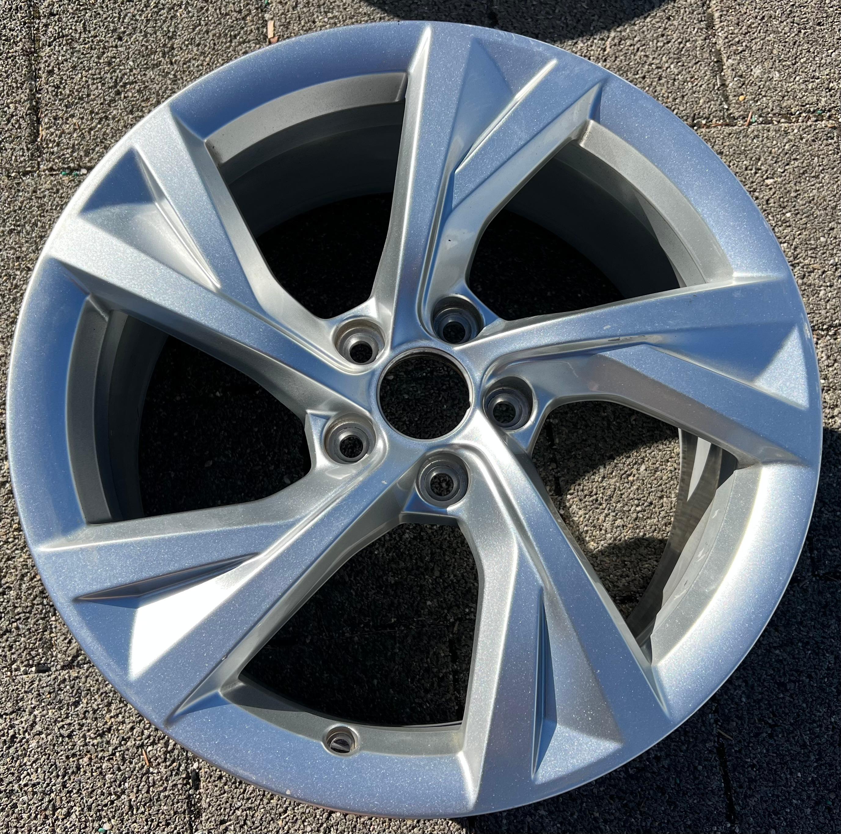 1 X ORIGINAL 18" ALUFELGE FELGE AUDI A4 8W 8W0601025EJ 8x18 ET40 FREIHAUS