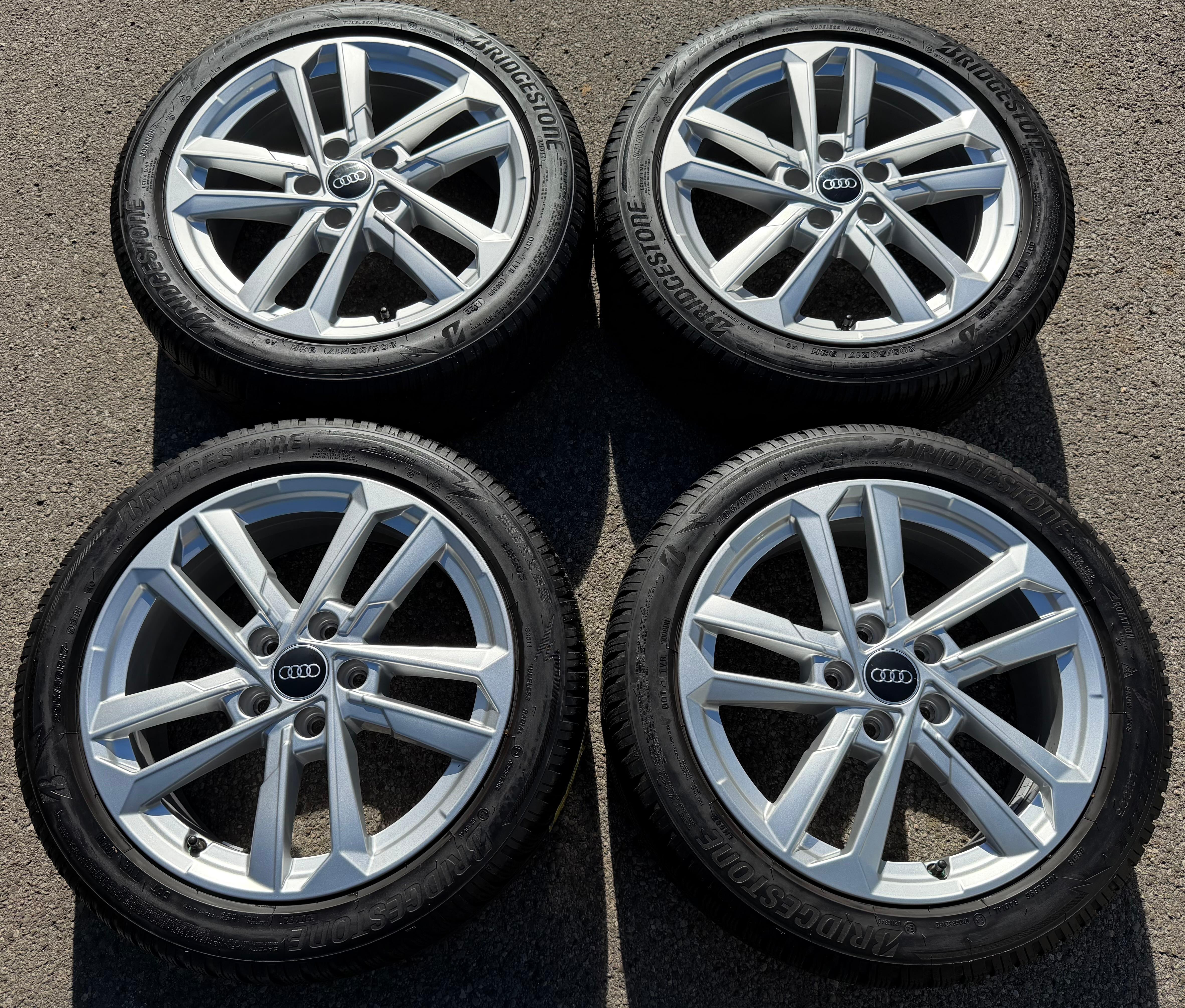 4 ruedas de invierno de aleación originales de 17" para Audi A3 S3 8Y 8Y0601025L 205/50R17 93H Bridgestone