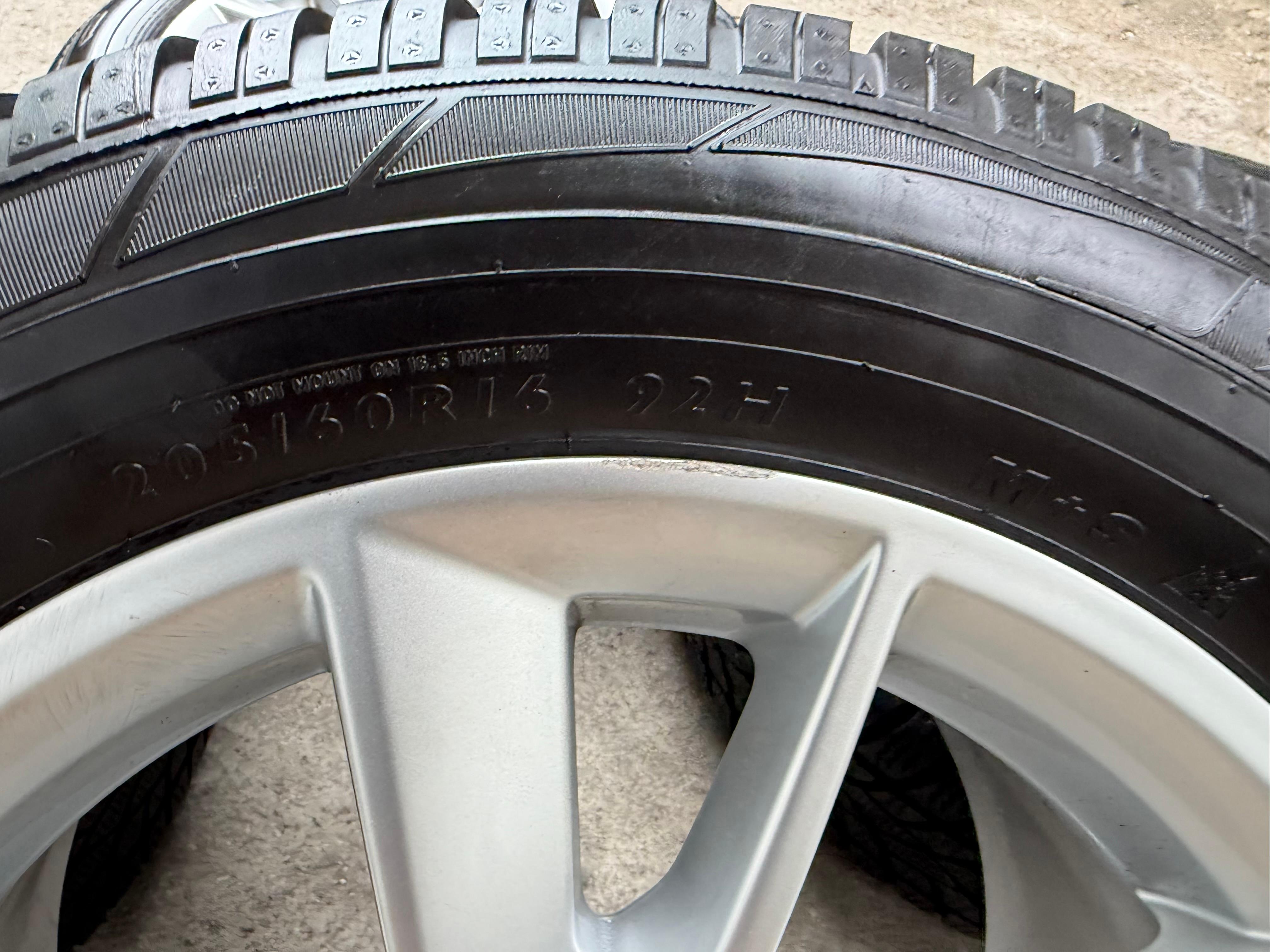 4 Original Alu Winterräder Audi A4 8W B9 8W0601025A 205/60R16 92H Dunlop
