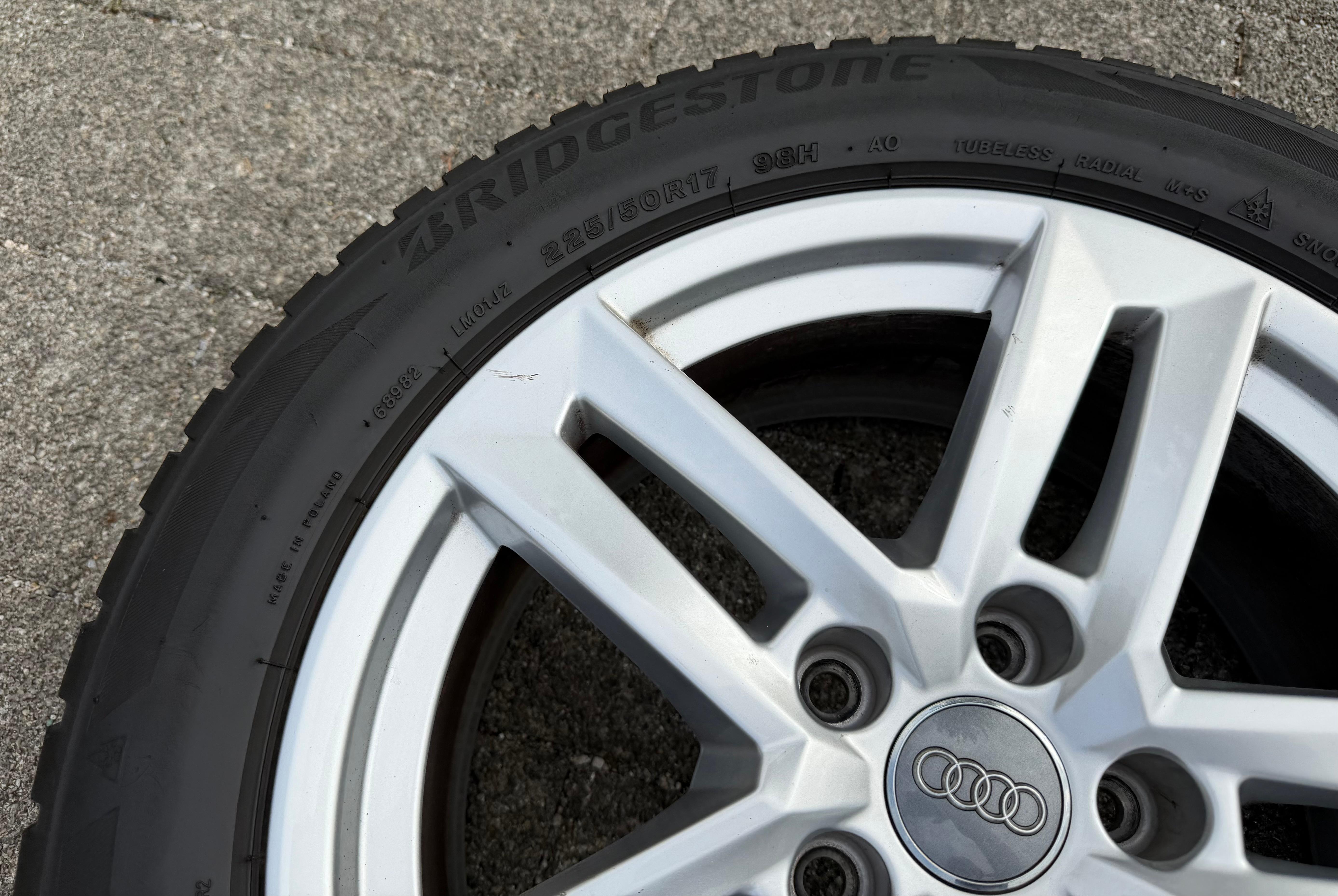 4 Original 17" Alufelgen Audi A4 8W B9 8W0601025P 7x17 ET42 Felgen