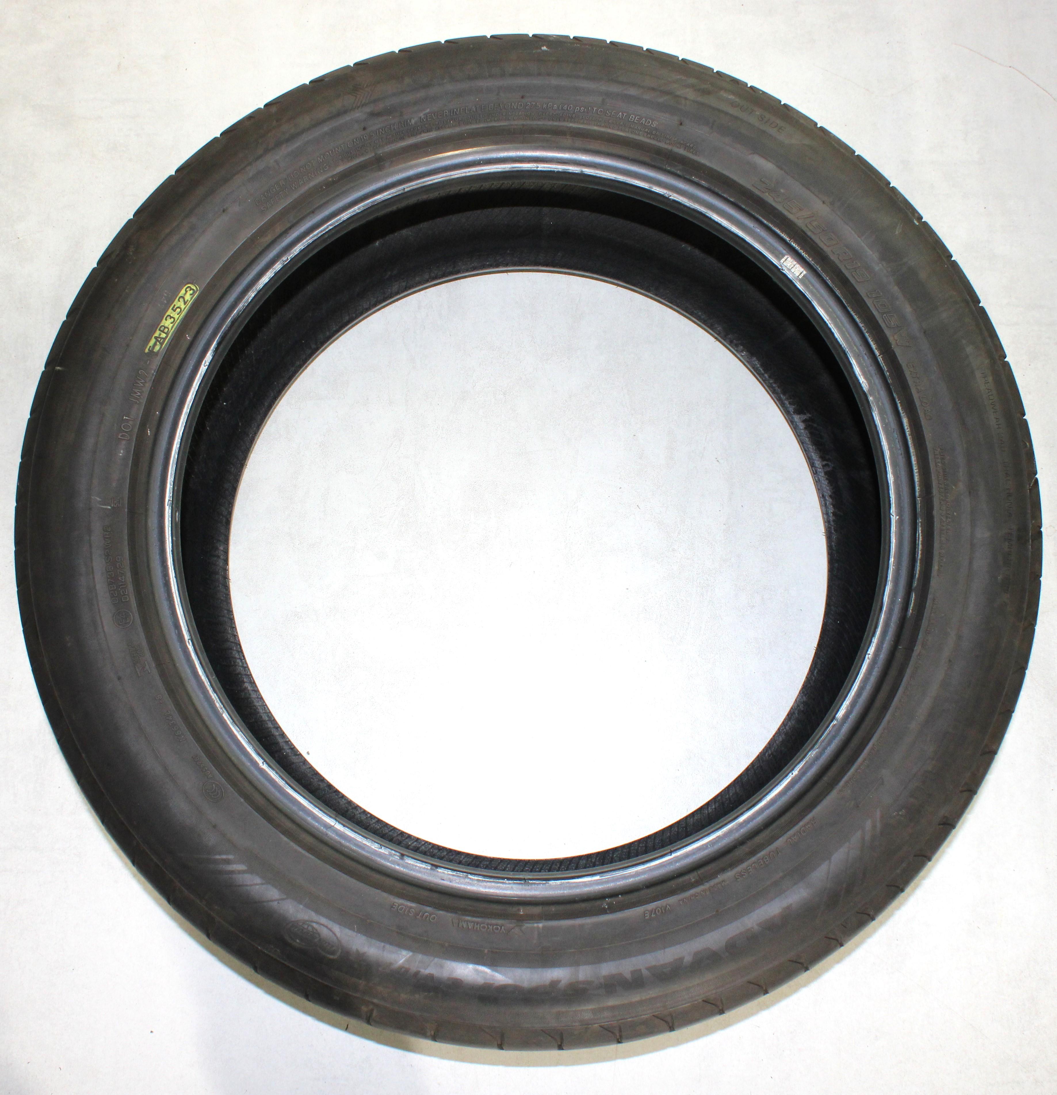 4 x 245/50R19 105W Sommerreifen Yokohama Advan Sport V107 * 5-6mm 2023 XL