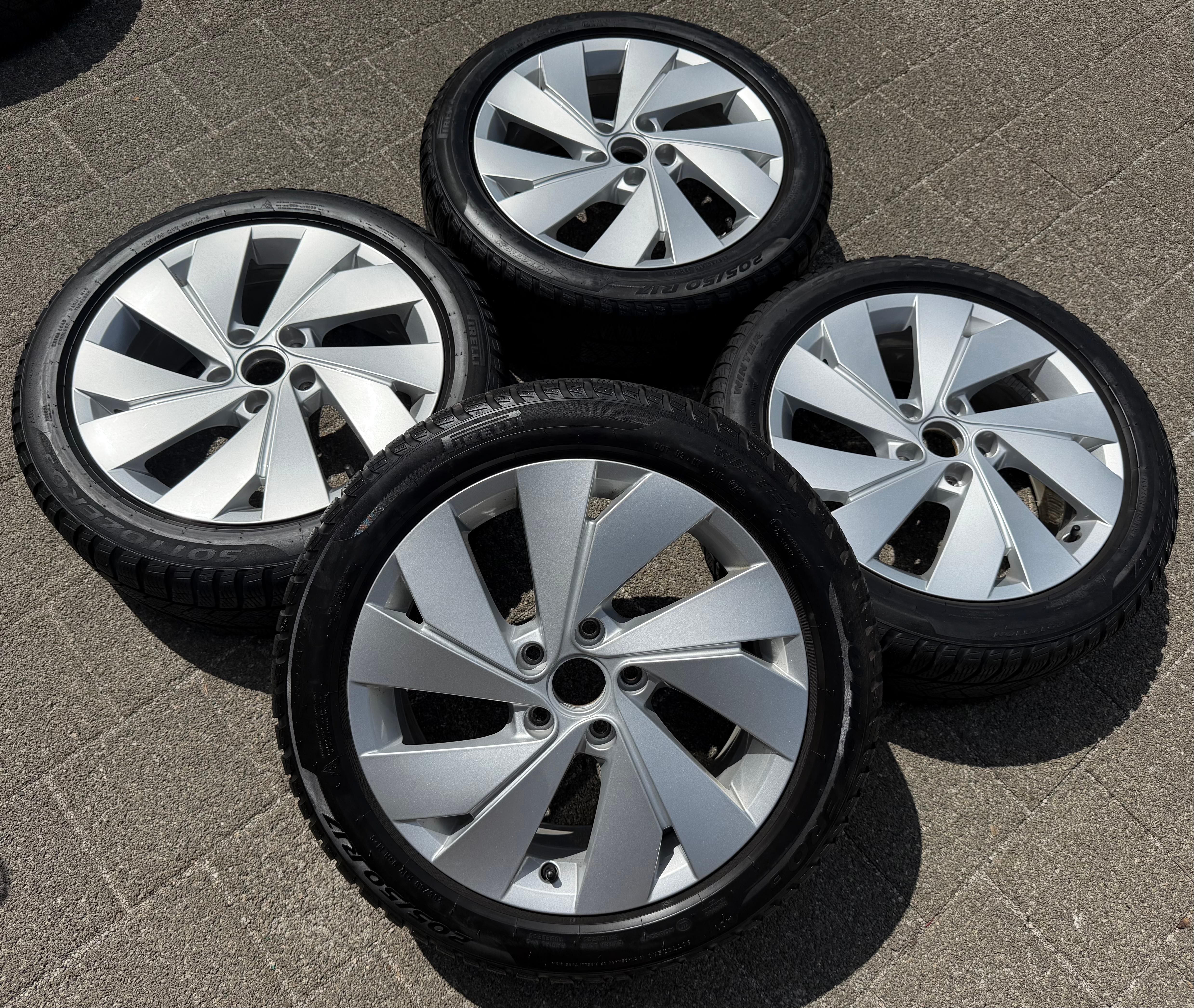 4 ORIGINAL 17" ALU WINTERRÄDER VW GOLF VIII 8 BELMONT 5H0601025B 205/50R17 93H