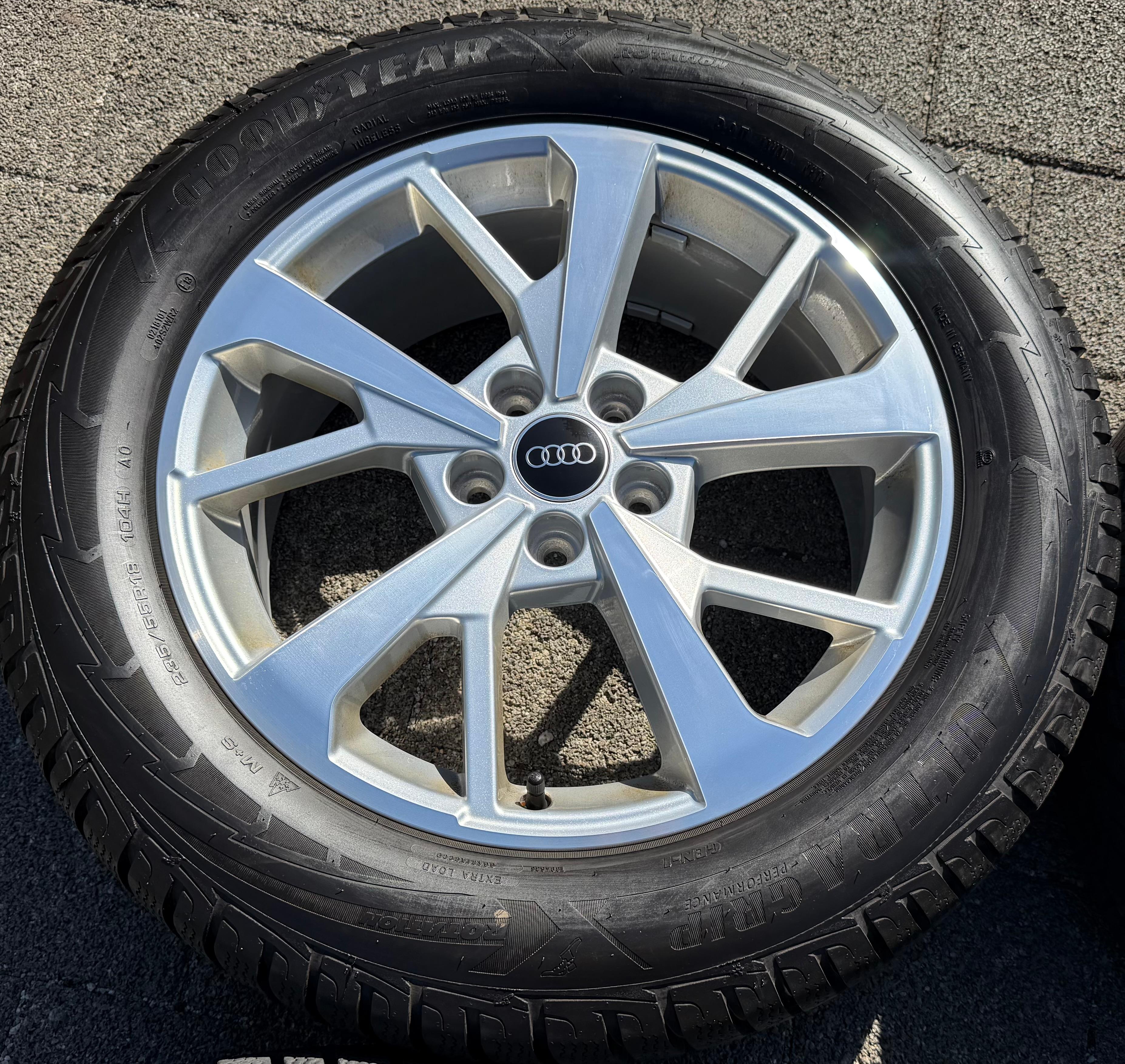4 Original 18" Alu Winterräder Audi Q3 F3 83A 83A601025J 235/55R18 104H Goodyear