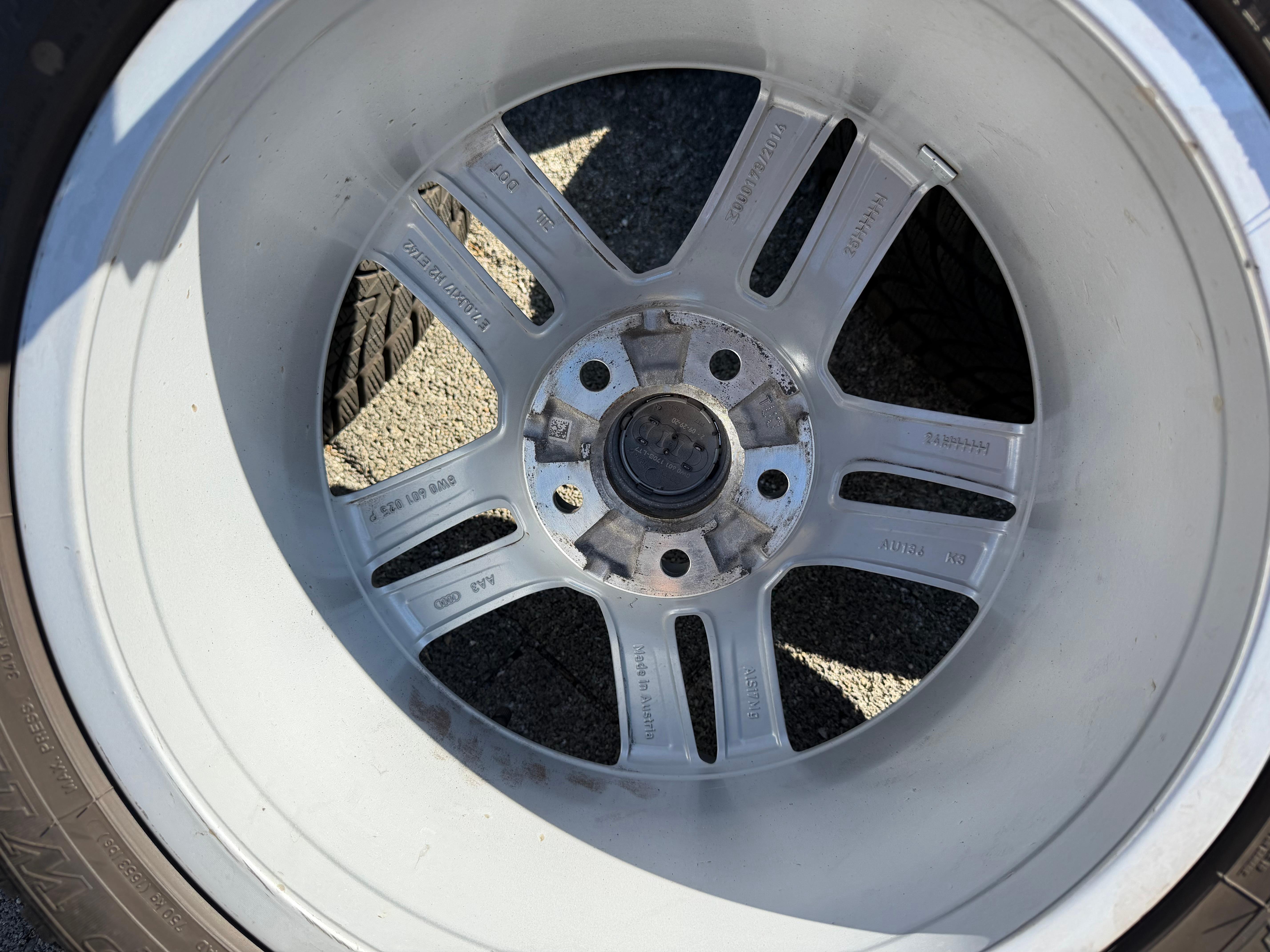 4 Original 17" Alu Winterräder Audi A4 B9 8W 8W0601025P 225/50R17 98H Dunlop 2024