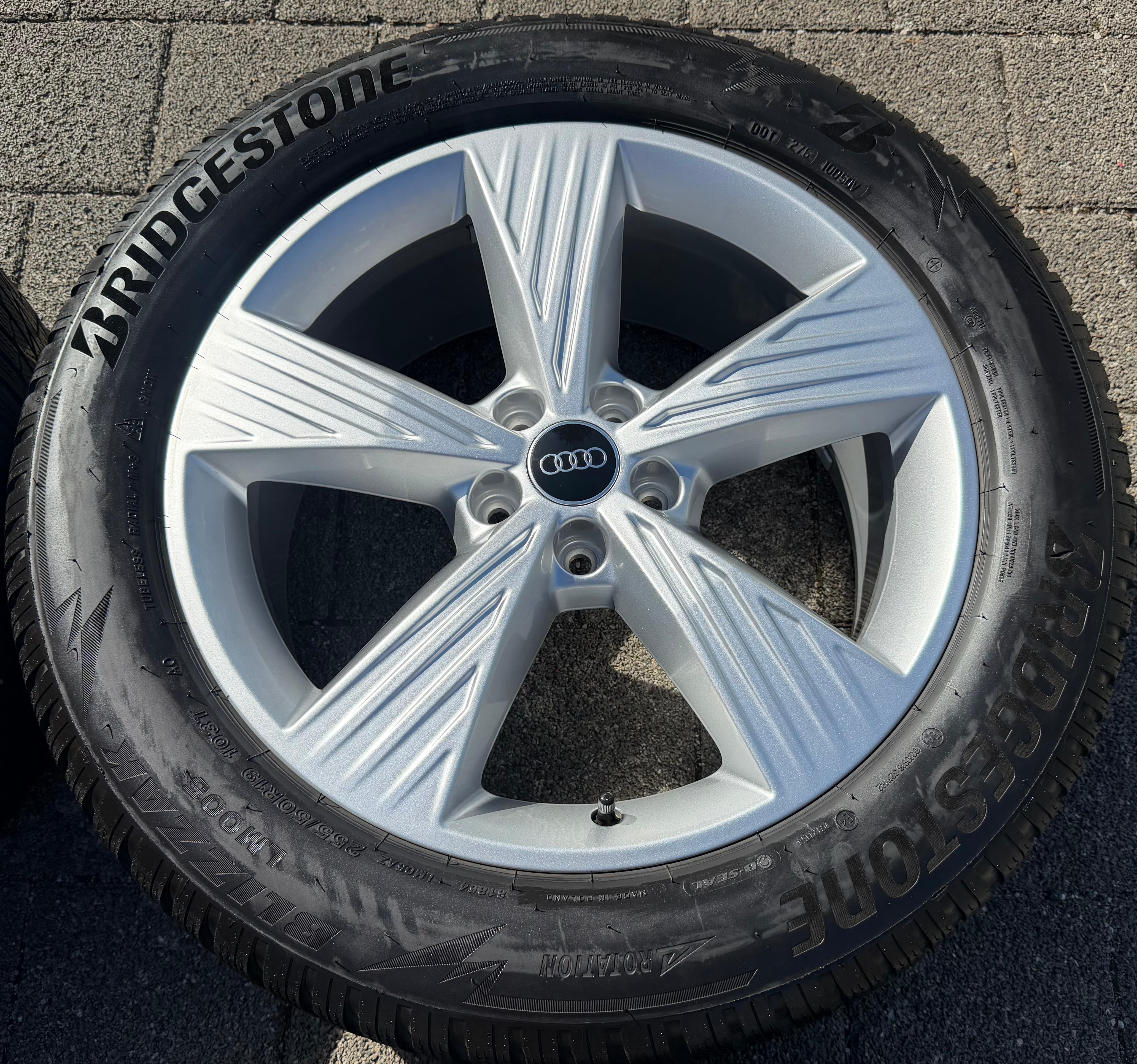 4 CERCHI IN LEGA ORIGINALI DA 19" PER AUDI Q4 E-TRON 89A601025B 8x19 ET45, SPEDIZIONE GRATUITA