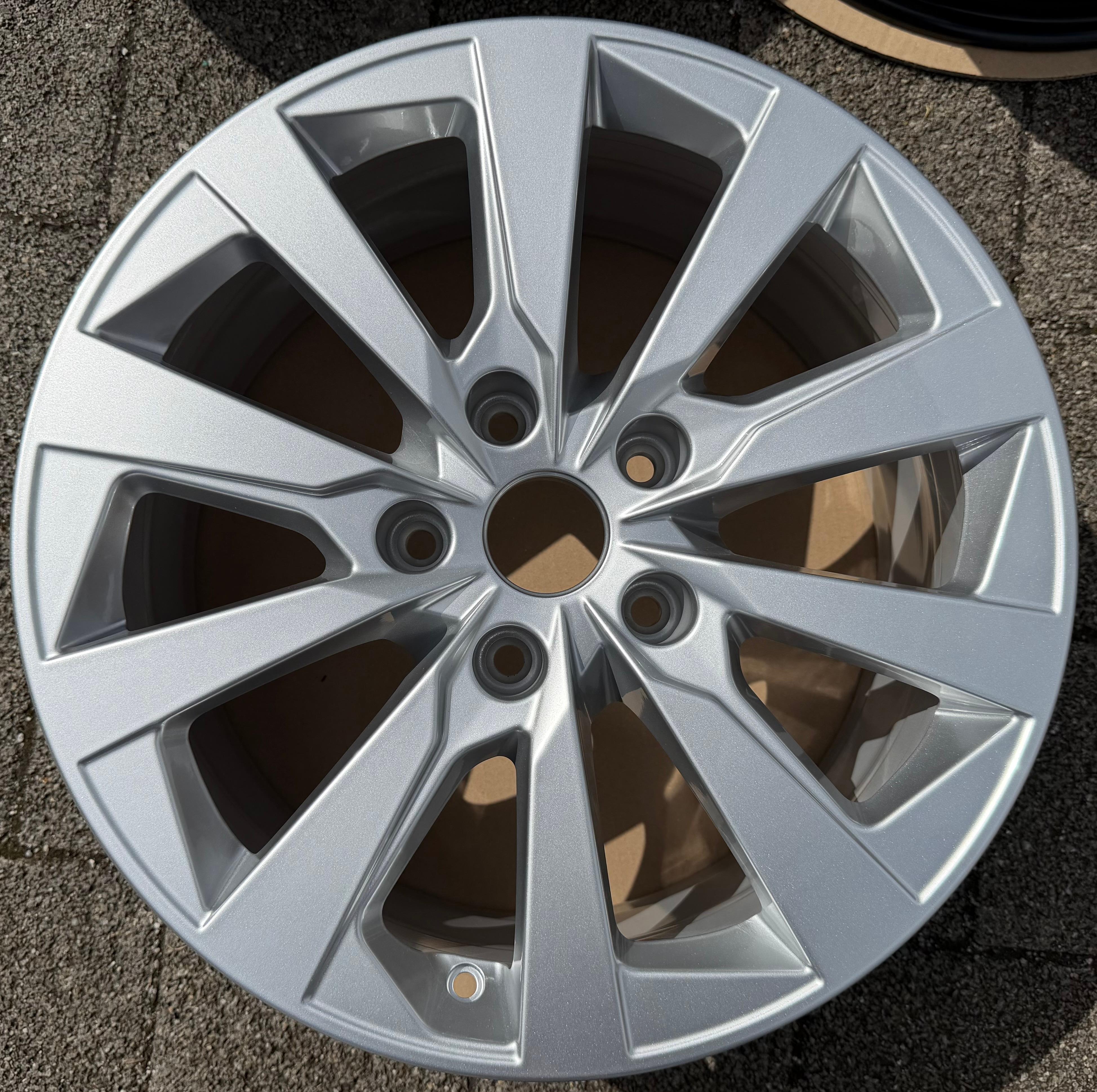 1 cerchio in lega originale Audi Q6 da 18" GF 85H601025BH 8x18 ET40