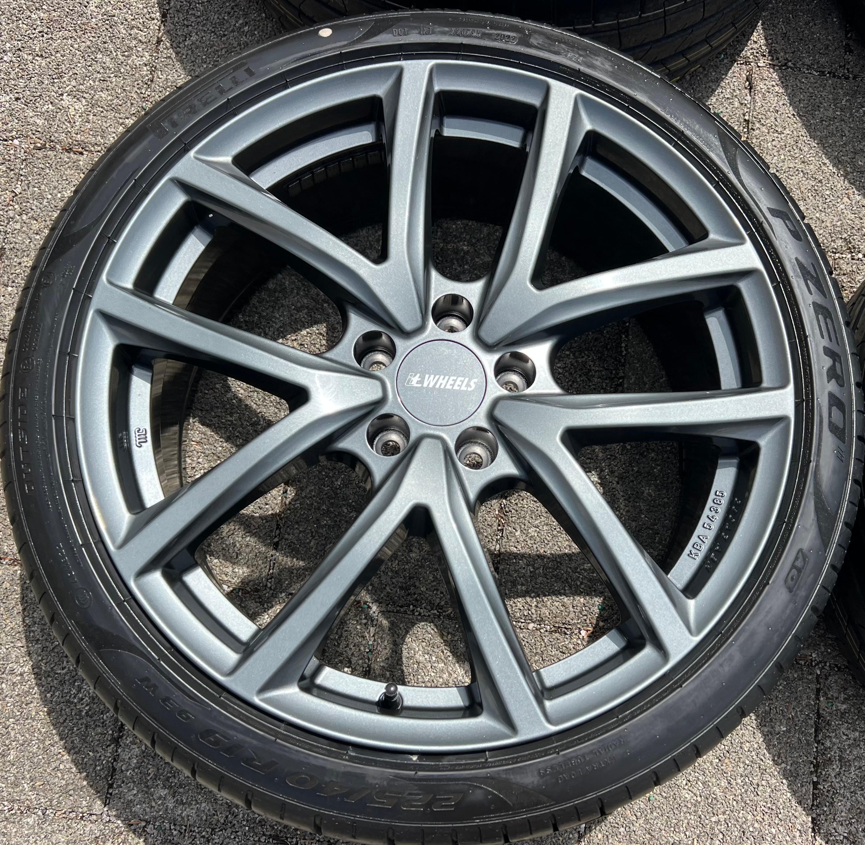 4 ruote estive da 19" ALU per Audi Q2, Q3, TT, Seat Ateca, Skoda Karoq, Octavia e VW T-Roc - Nuove