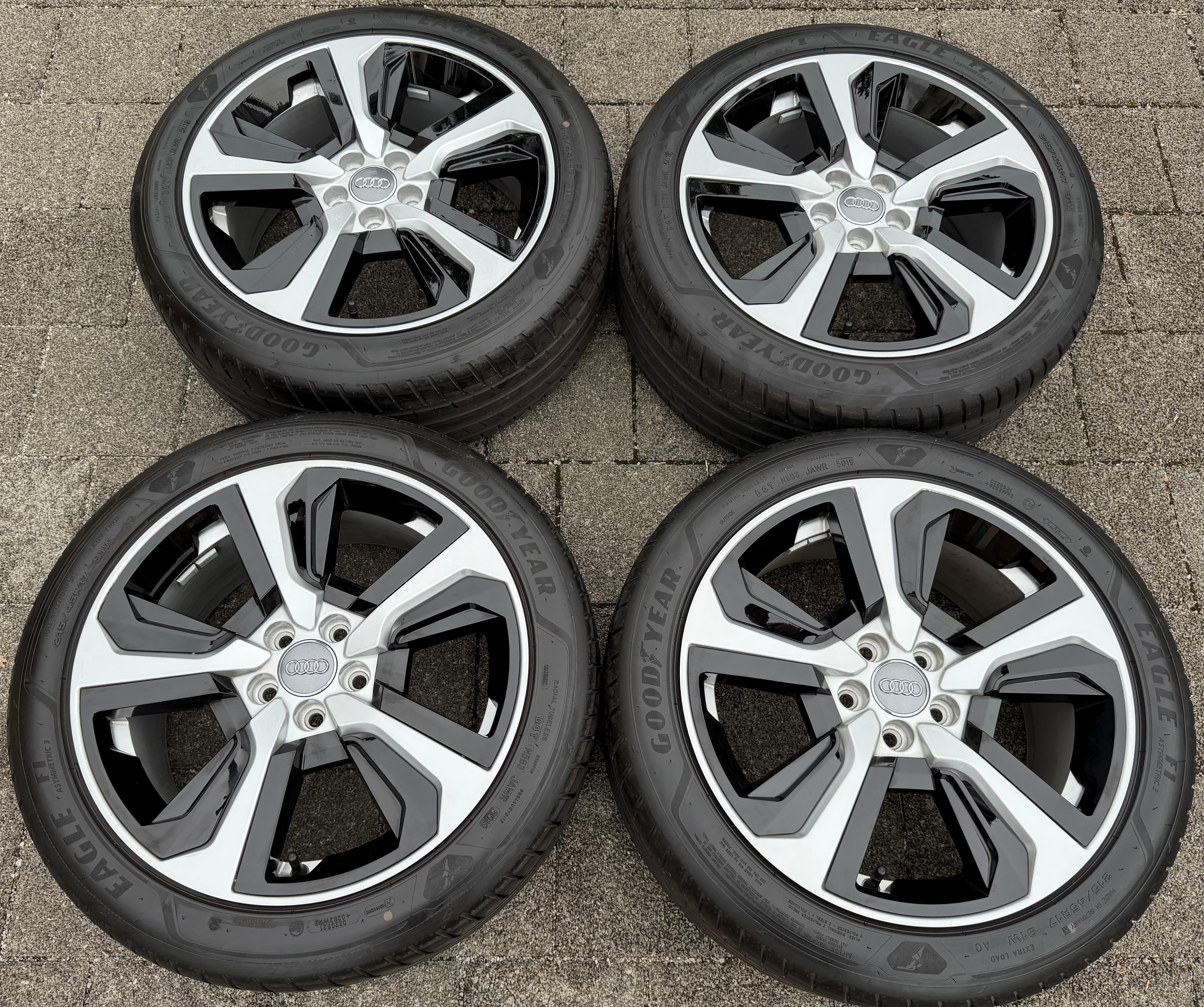 4 ruote estive in lega originali da 17" Audi A1 S1 GB GBA 82A601025AH 215/45R17 91W