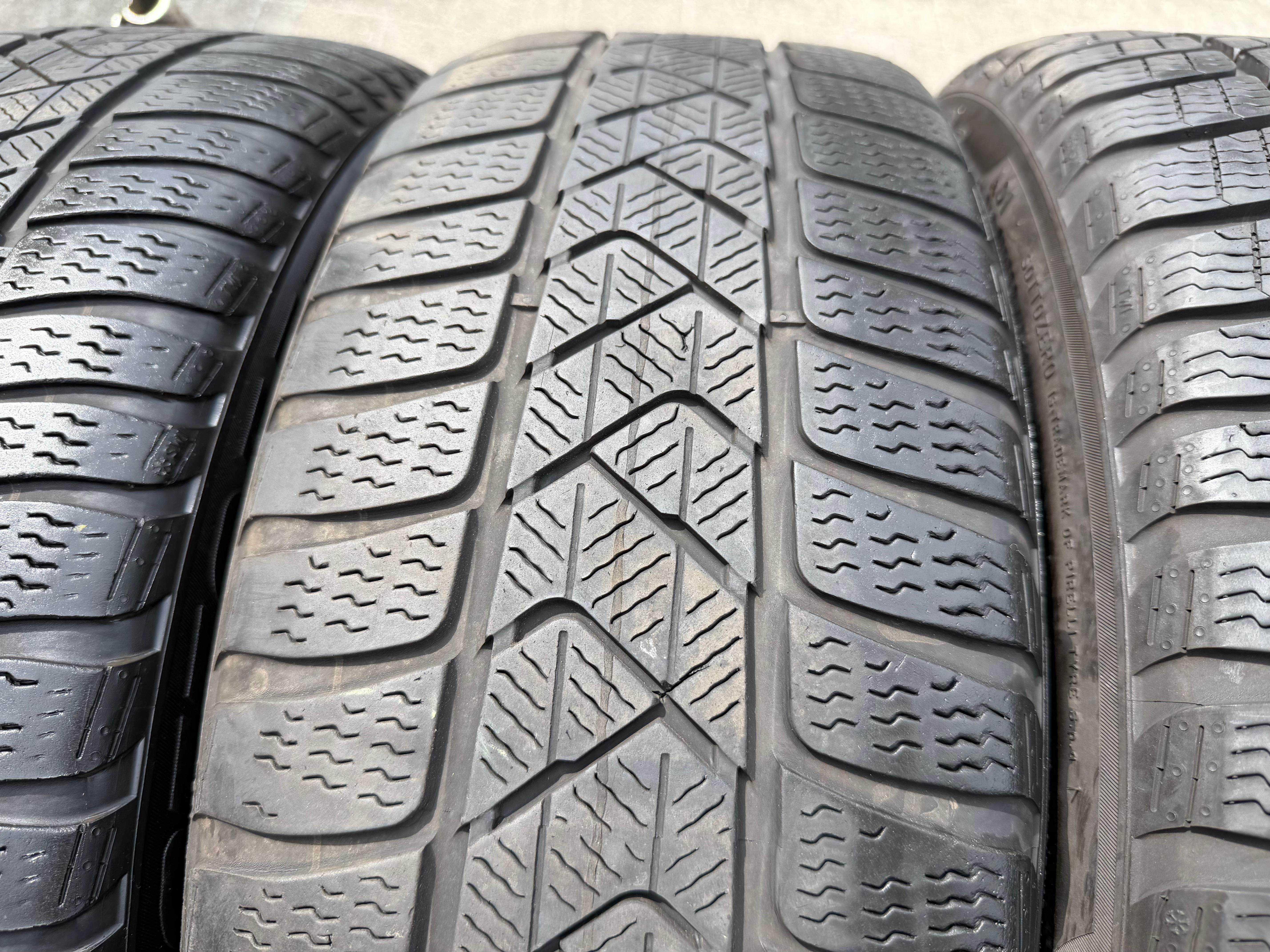 4 Original 17" Alu Winterräder Audi A3 S3 8V 8Y0601025L 205/50R17 93H Pirelli