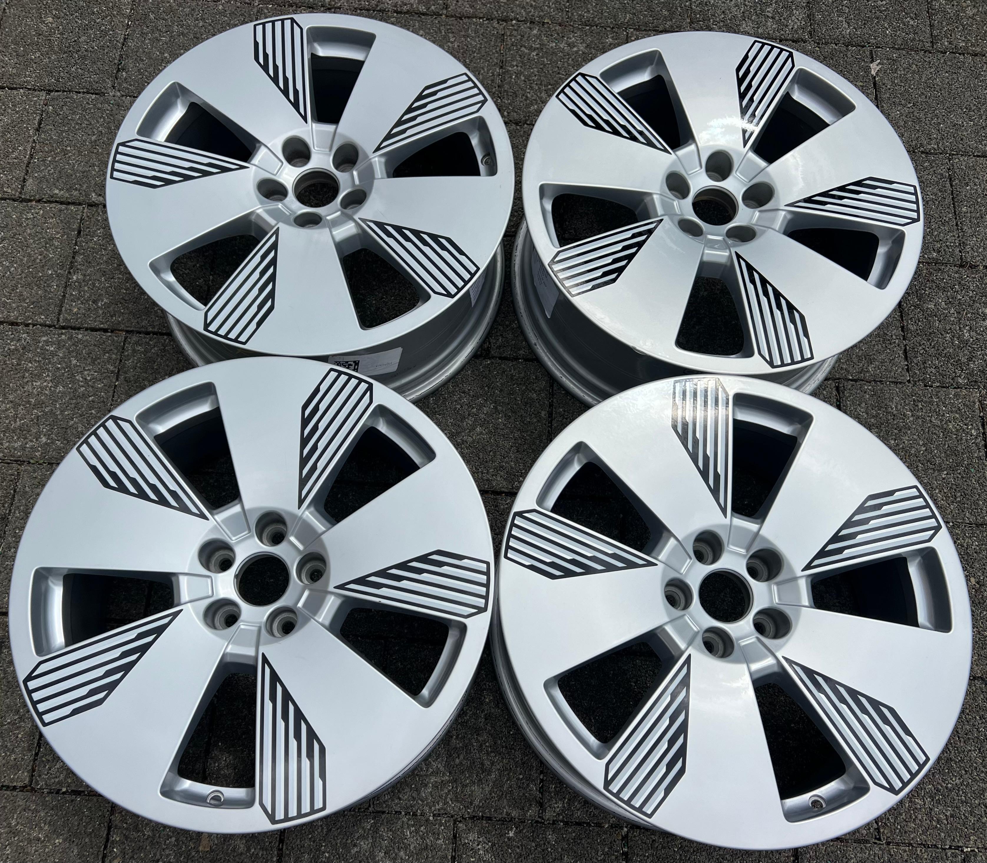 4 ORIGINAL 19" ALUFELGEN AUDI E-TRON GEN 8x19 ET34 4KE601025L FREIHAUS