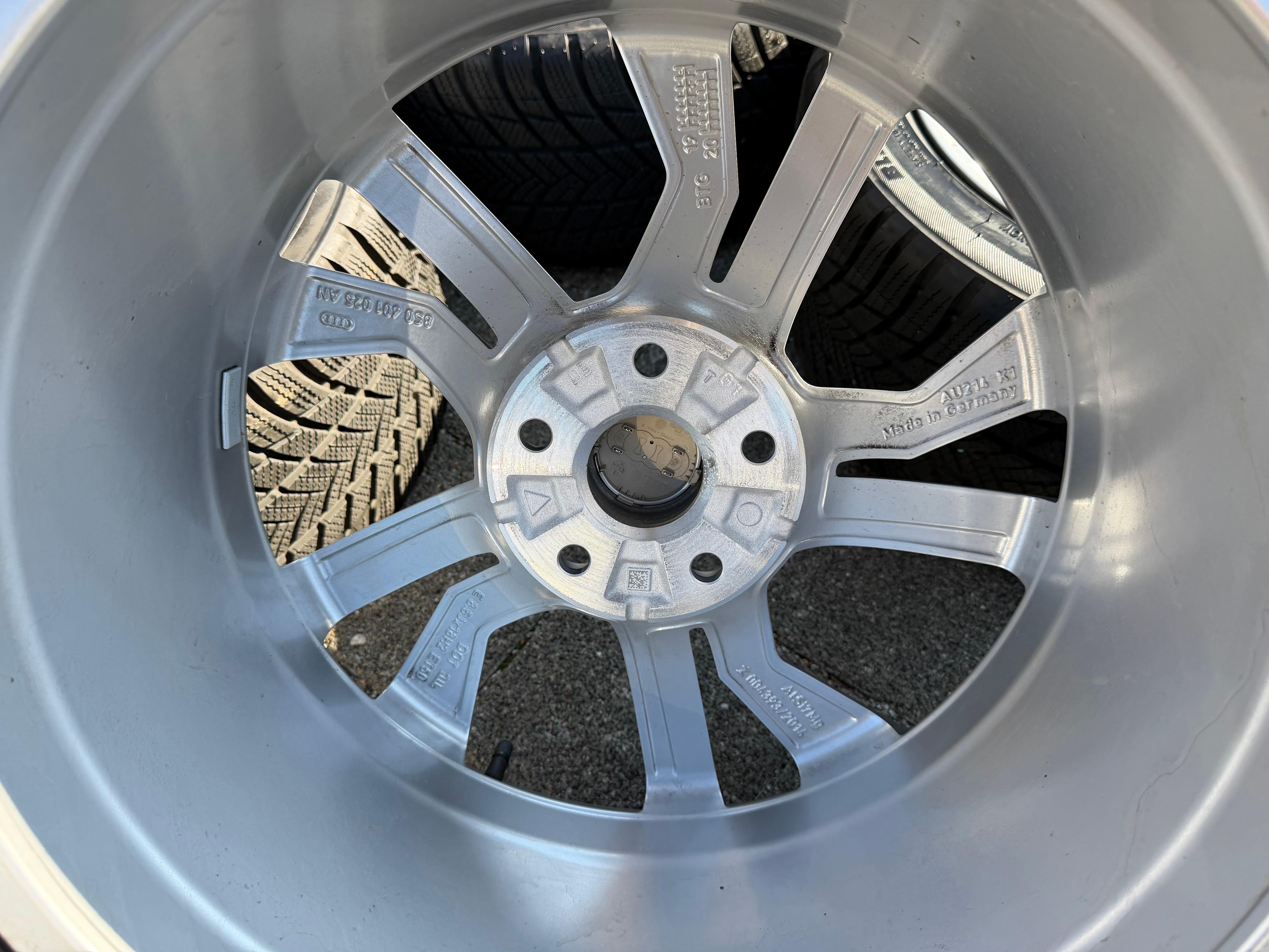 4 roues hiver en aluminium d’origine 18" Audi TT TTS 8S 8S0601025AN 245/40R18 93V Bridgestone