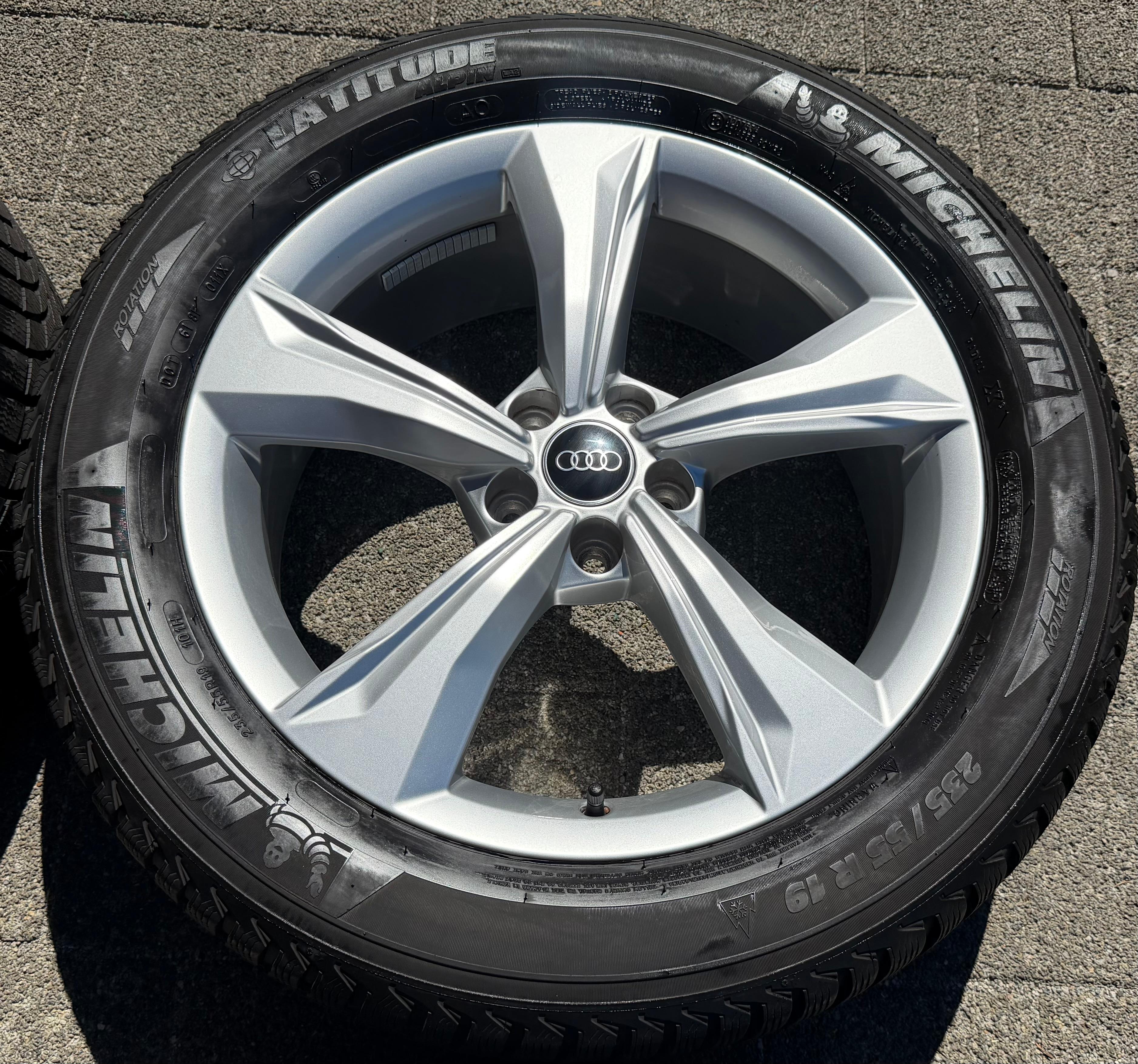 4 ruedas de invierno de aleación originales de 19" para Audi Q5 SQ5 FY 80A601025K 235/55R19 101H Michelin 2022
