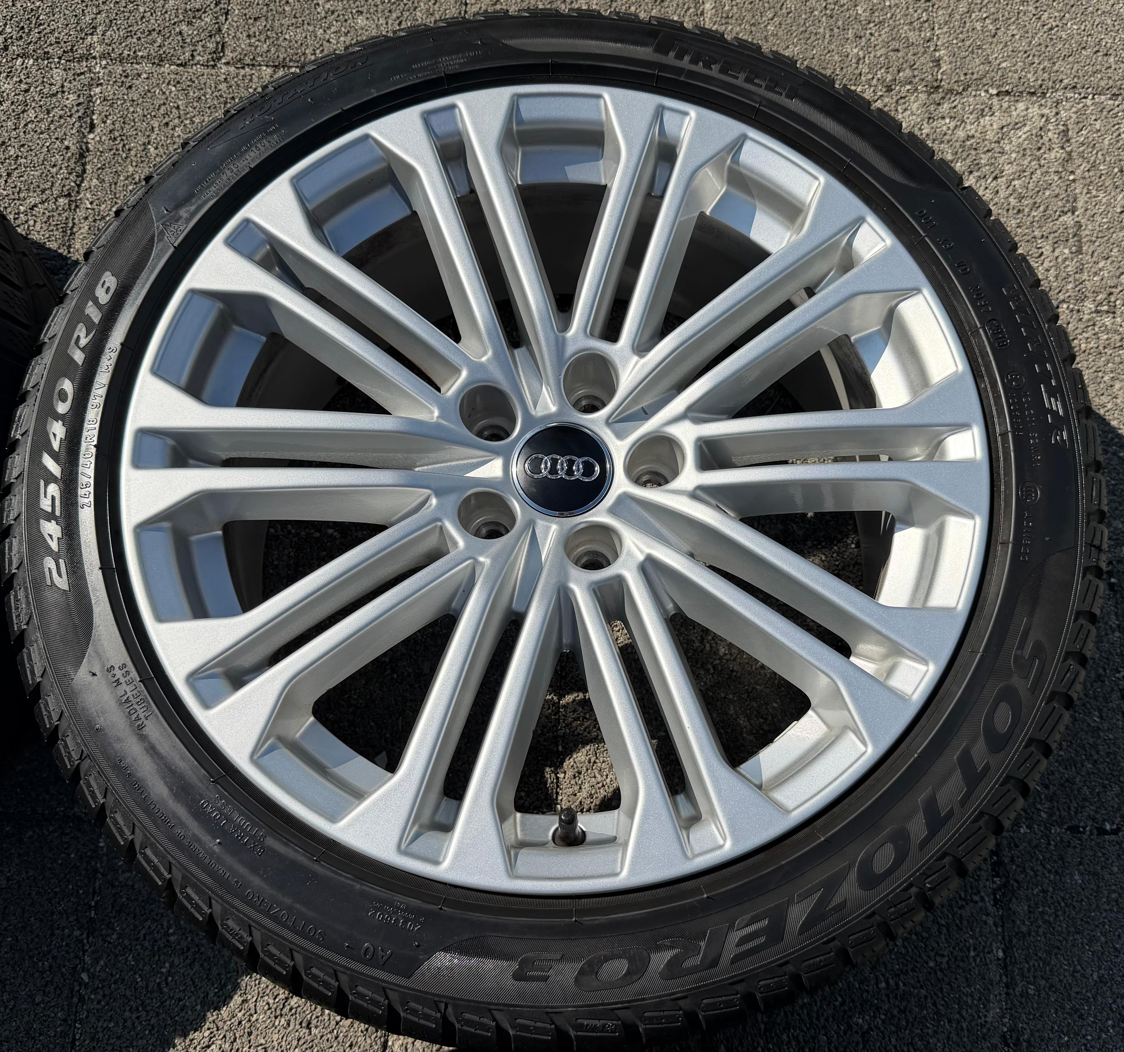 4 Original 18" Alufelgen Audi A5 S5 F9 8W 8W0601025EE 8x18 ET31