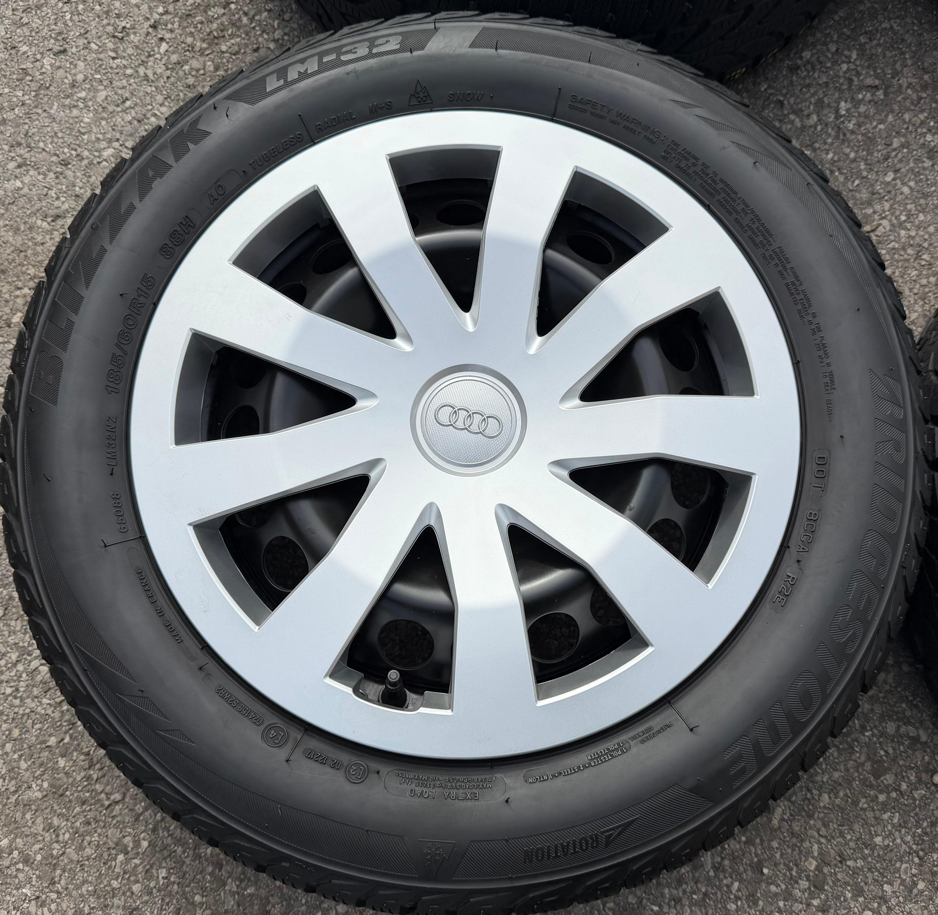 4 roues hiver Audi A1 8X 8X0601027C 185/60R15 88H pneus hiver Bridgestone