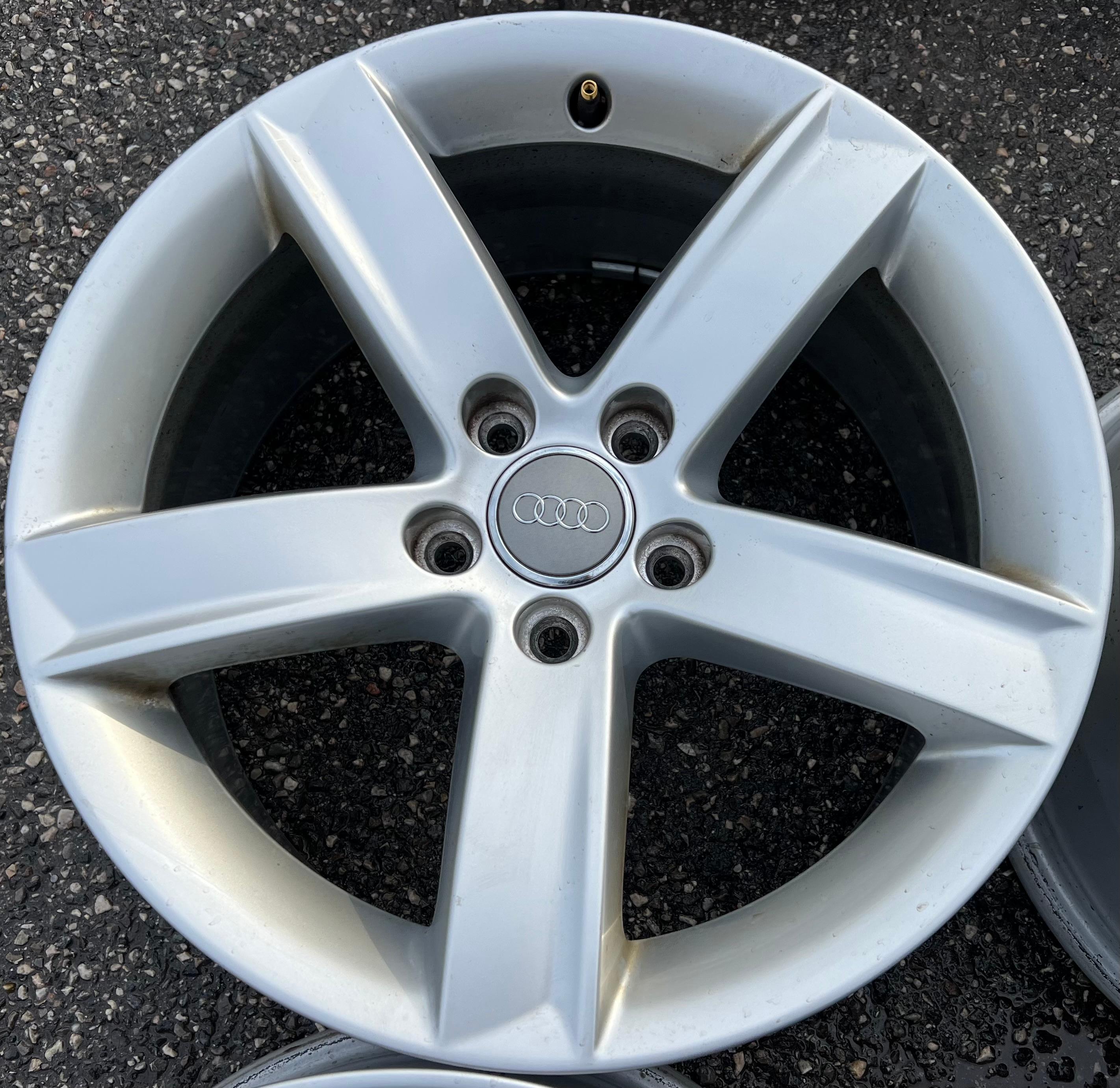 4 CERCHI ORIGINALI IN ALLUMINIO DA 17" AUDI A5 8T 8T0071497 CONSEGNA GRATUITA