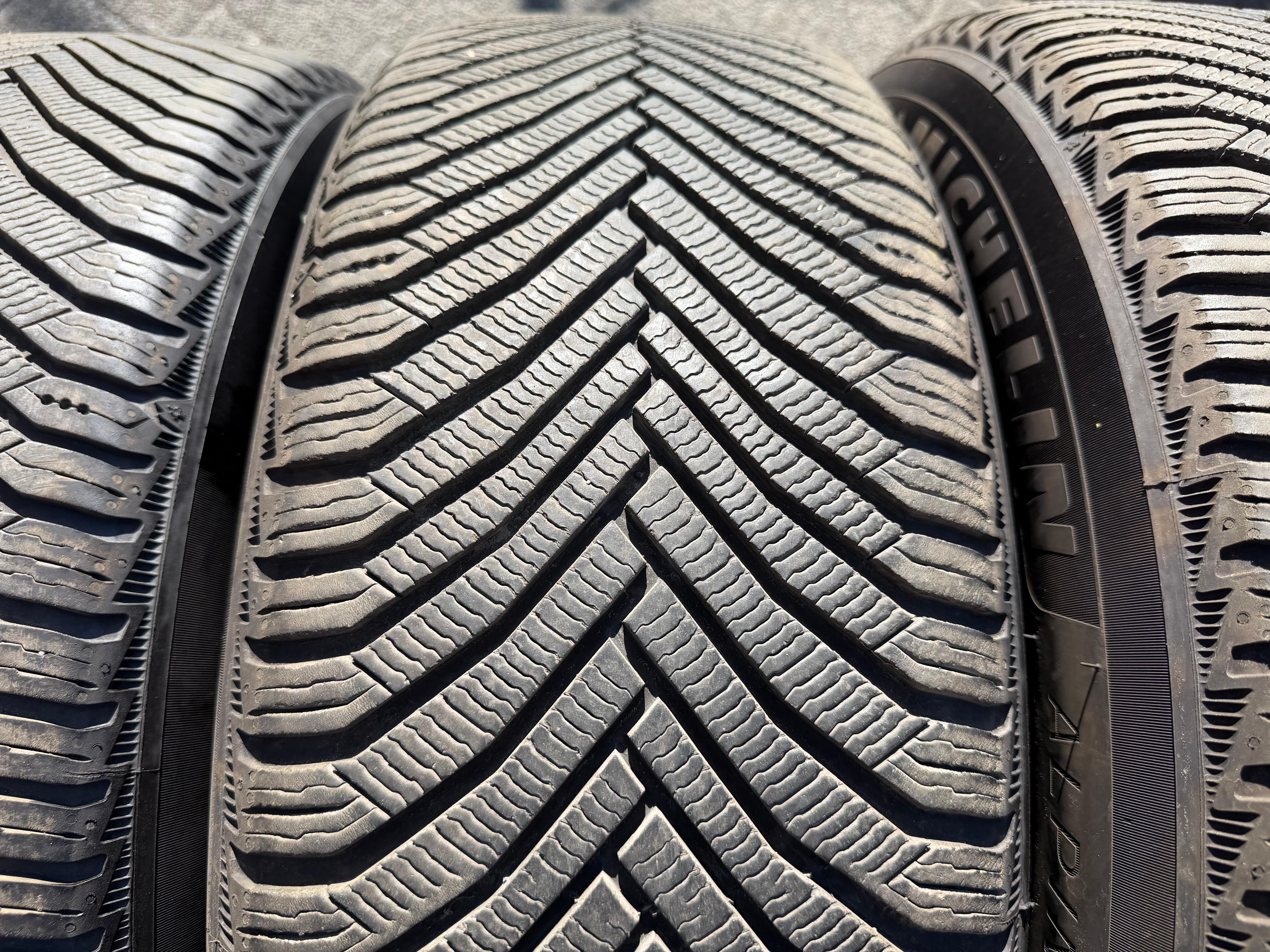 4 Original 18" Alu Winterräder Volvo XC60 II 31423851 235/60R18 107H Michelin 2025