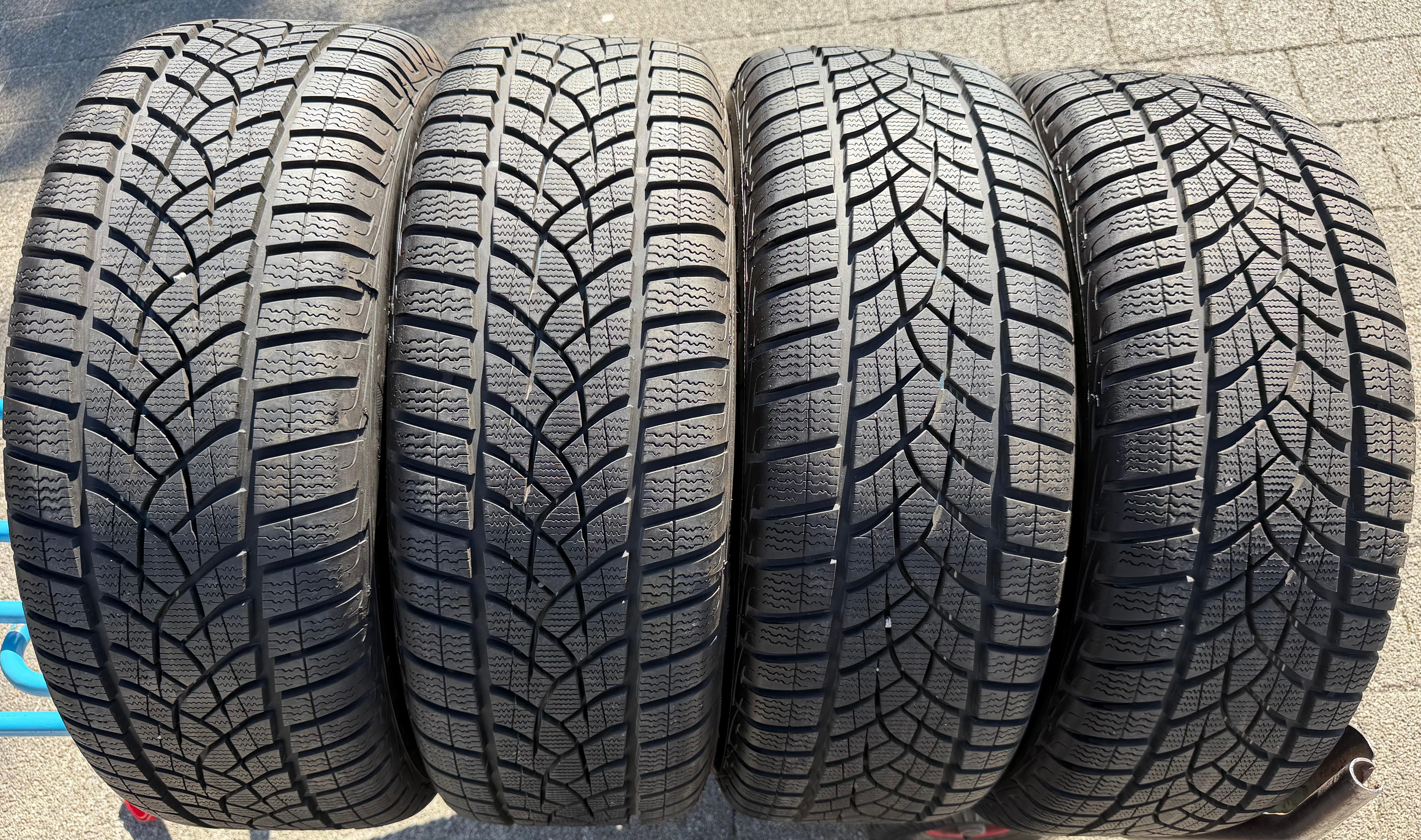 4 Original 18" Alu Winterräder Audi Q3 F3 83A 83A601025J 235/55R18 104H Goodyear