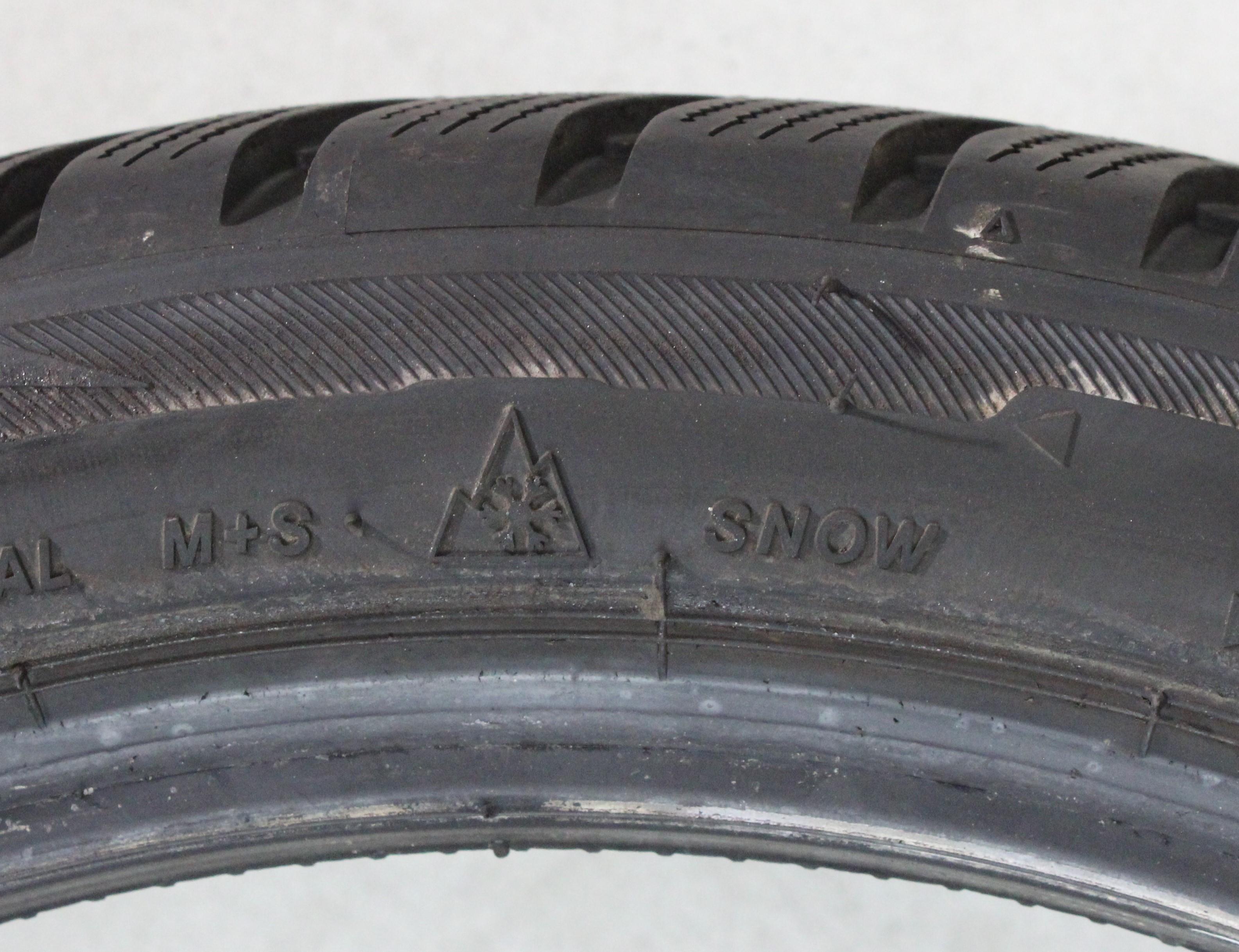 1 x 225/40R18 92V Winterreifen Bridgestone Blizzak LM001 Runflat 7mm 2019 *