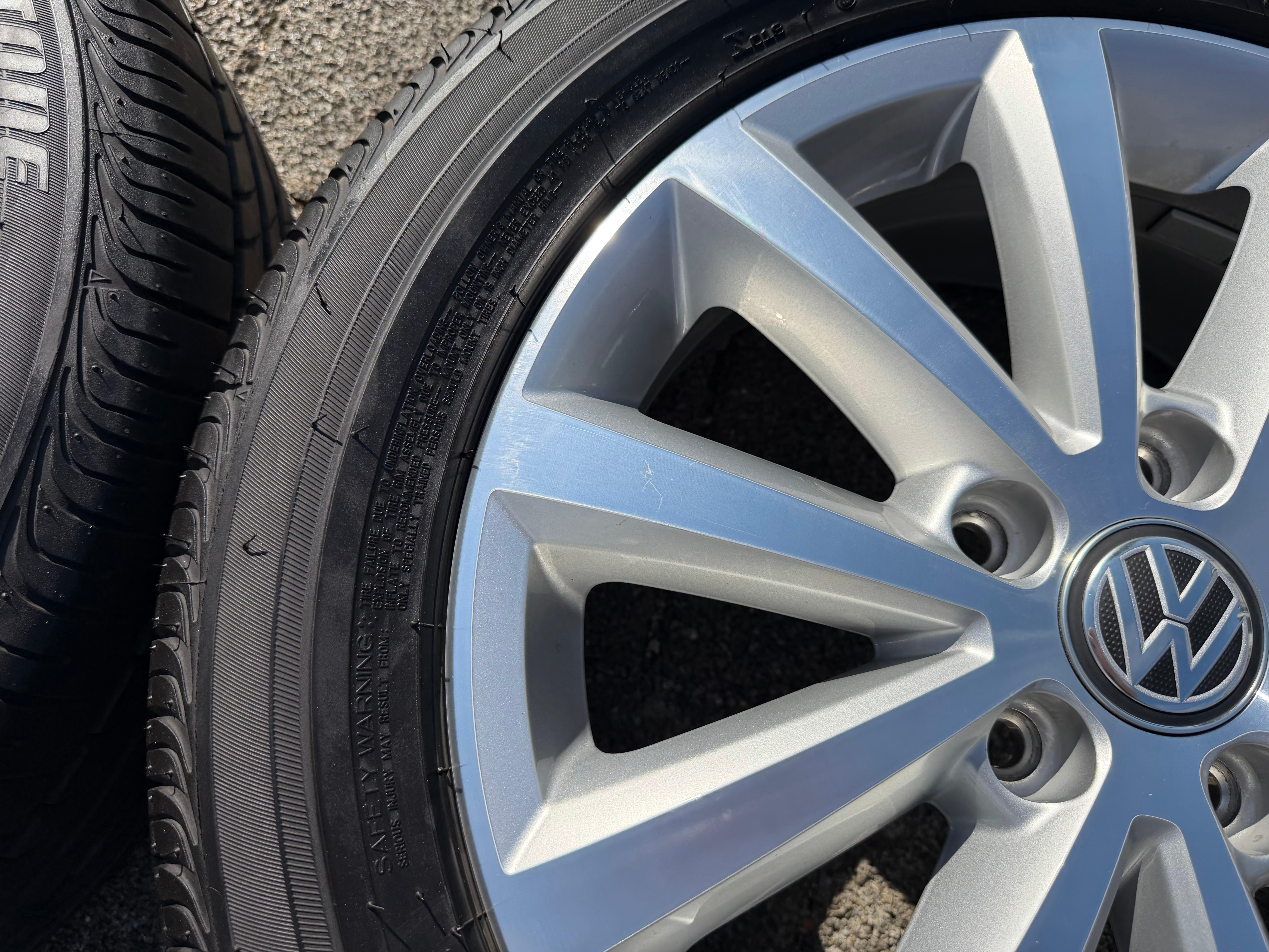 4 ruote estive originali in lega VW Golf 5 6 Touran Jetta Caddy 2K5601025G 205/55R16 94H
