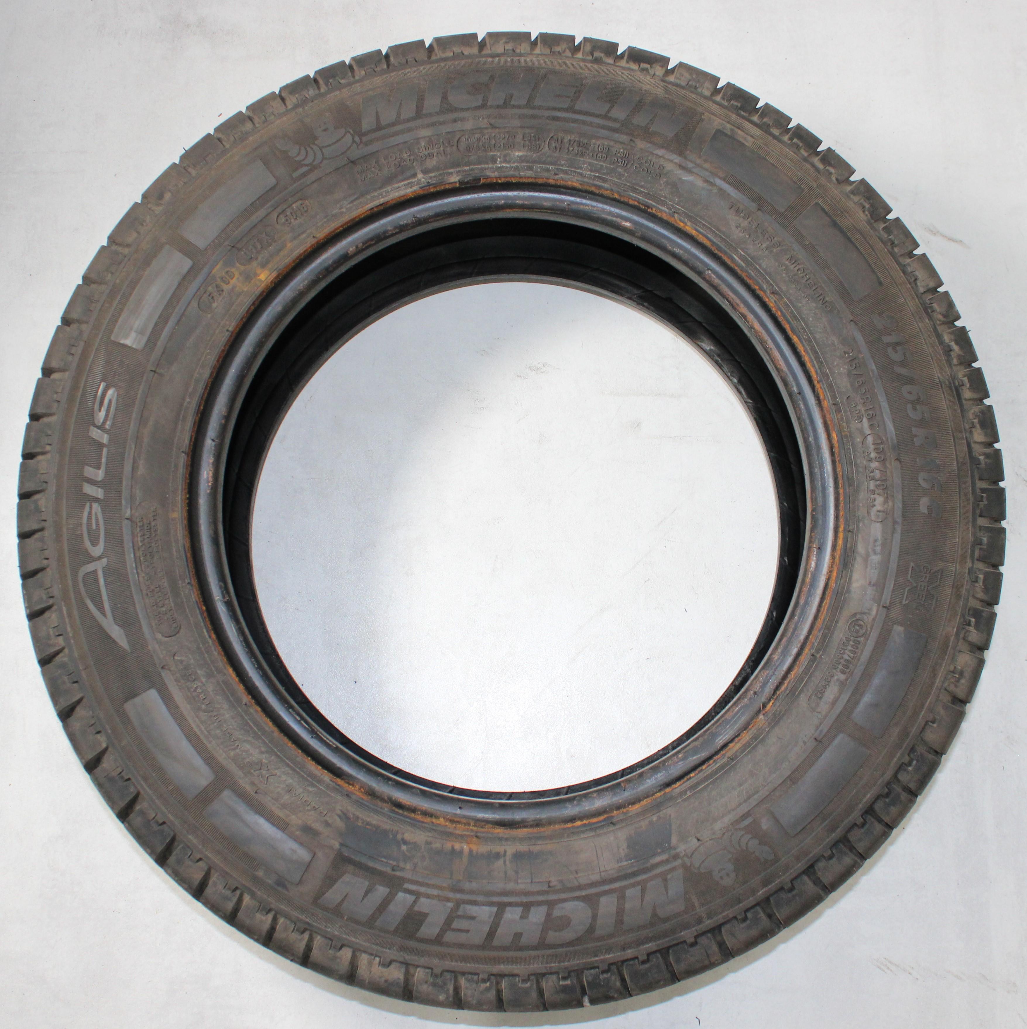 4 x 215/65R16C 109/107T pneumatici estivi Michelin Agilis 8-9mm 2016/2018 consegna gratuita