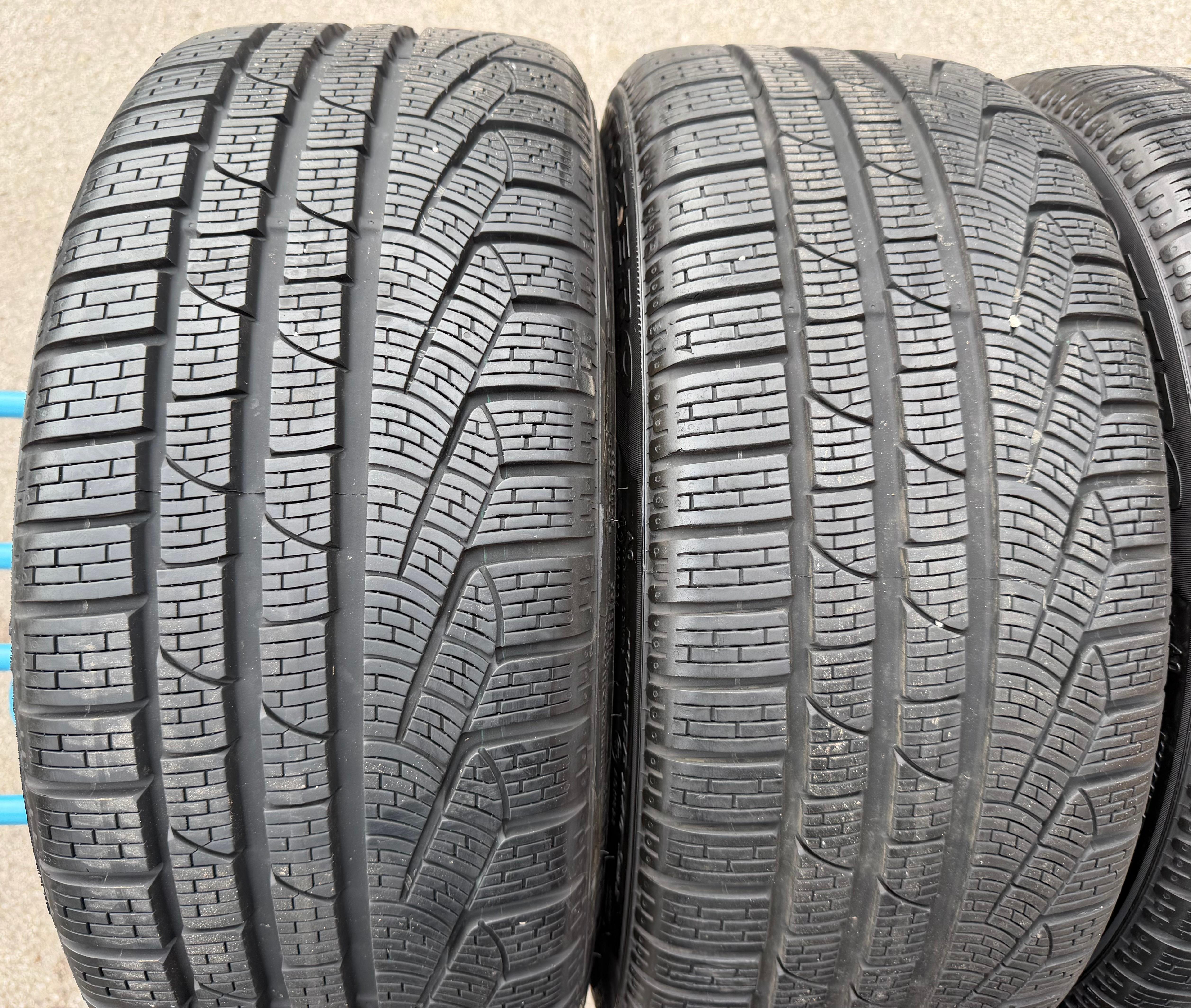 4 roues hiver en alliage d’origine 19" Audi RS4 RS5 8W 8W0601025CP 235/40R19 96V Pirelli