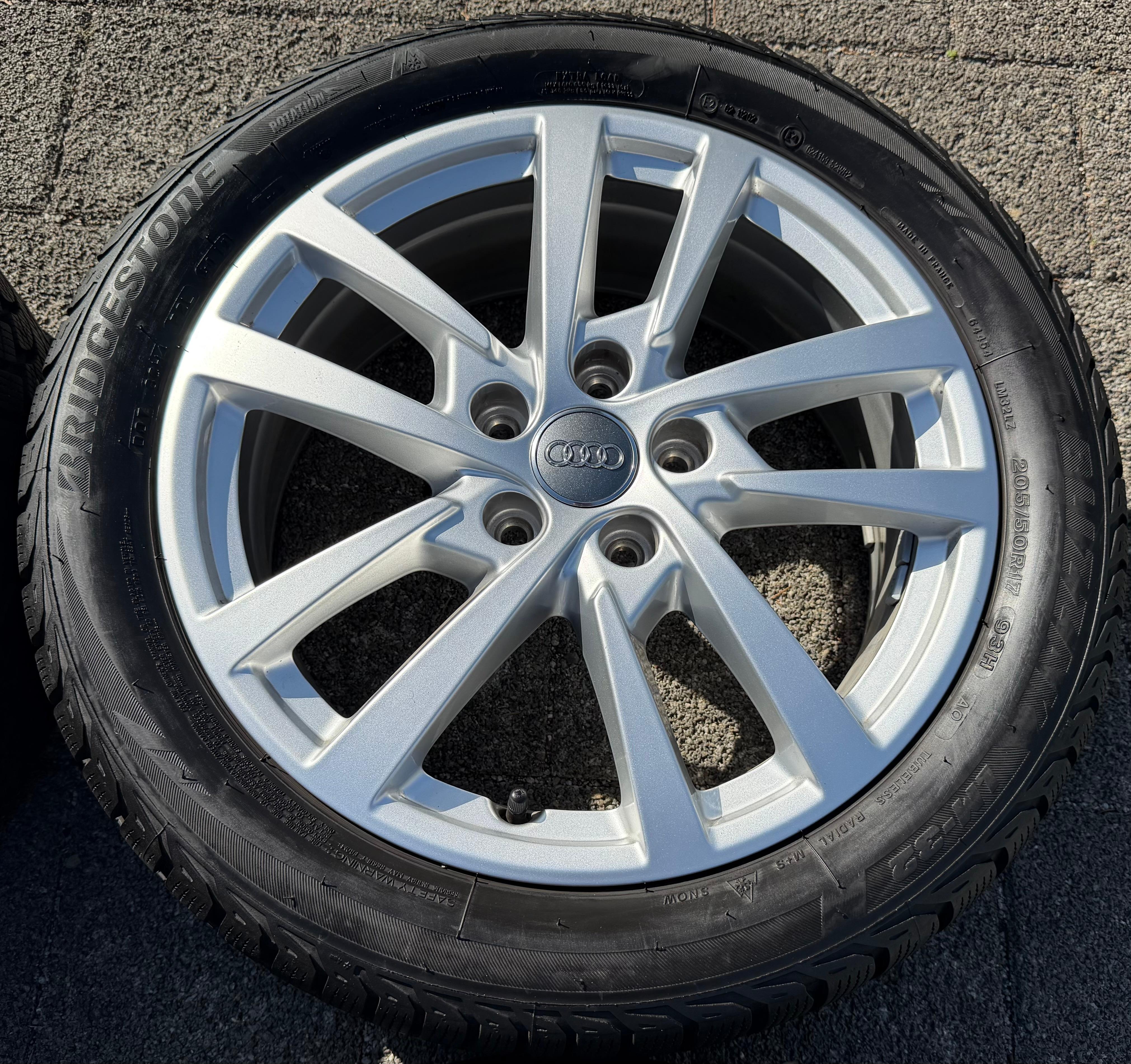4 Original 17" Alu Winterräder Audi A3 S3 8V 8V0601025DH 205/50R17 93H Bridgestone