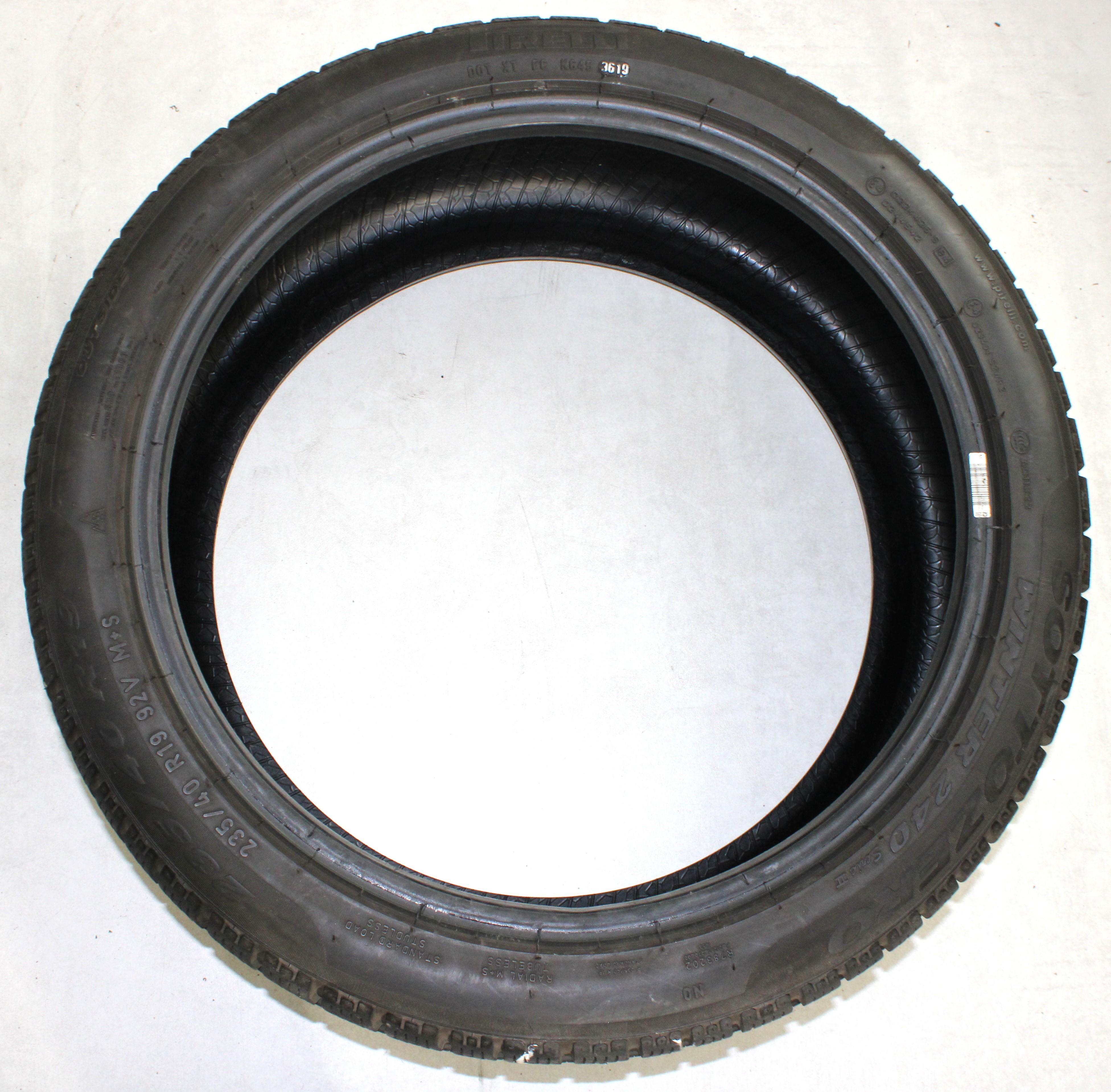 2 x 235/40R19 92V pneus hiver Pirelli Sottozero Winter 240 Série 2 N0 5,5-6mm 2019