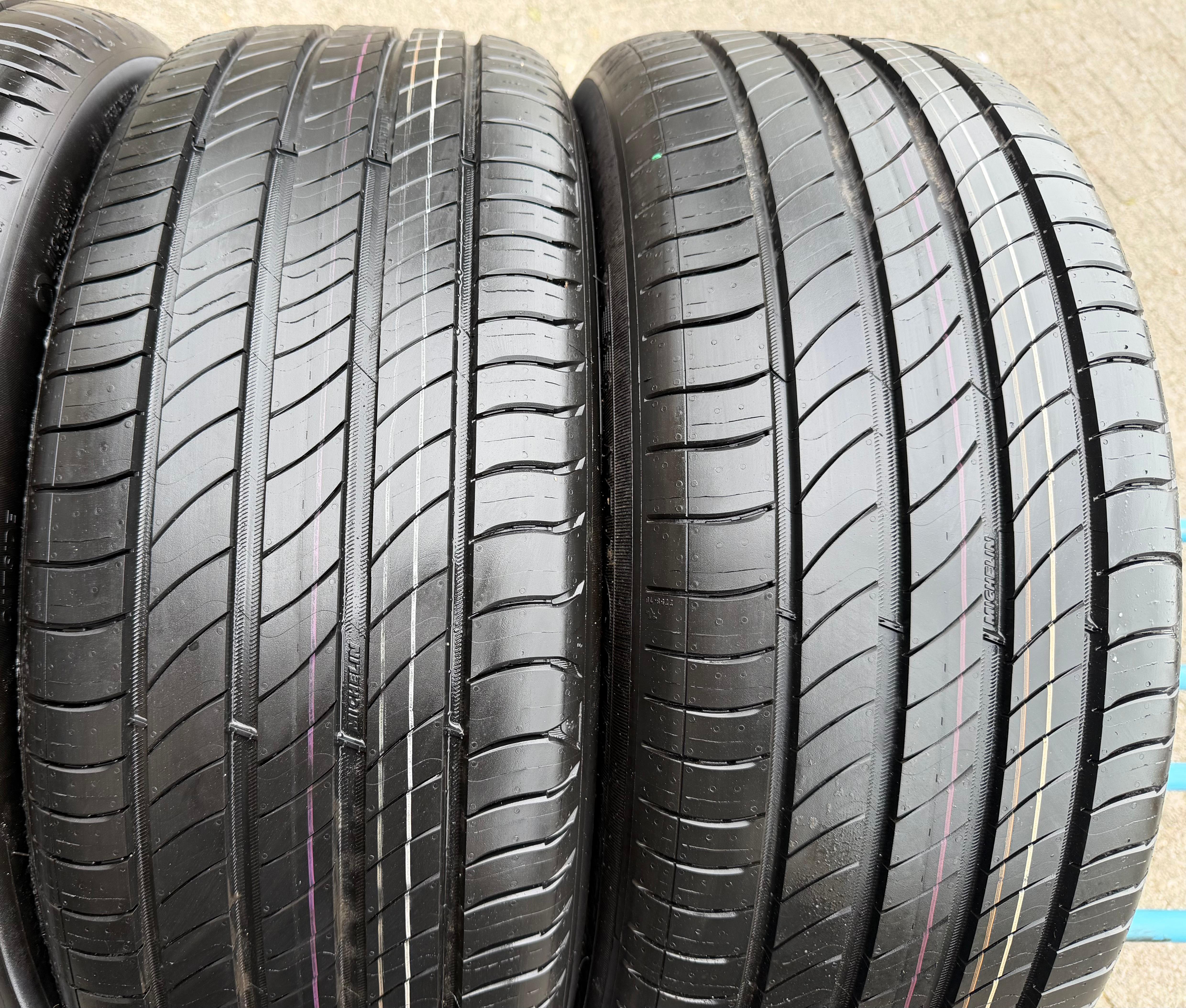 4 roues été complètes en aluminium d’origine 18" Audi Q2 SQ2 81A601025G 215/50R18 92W Michelin
