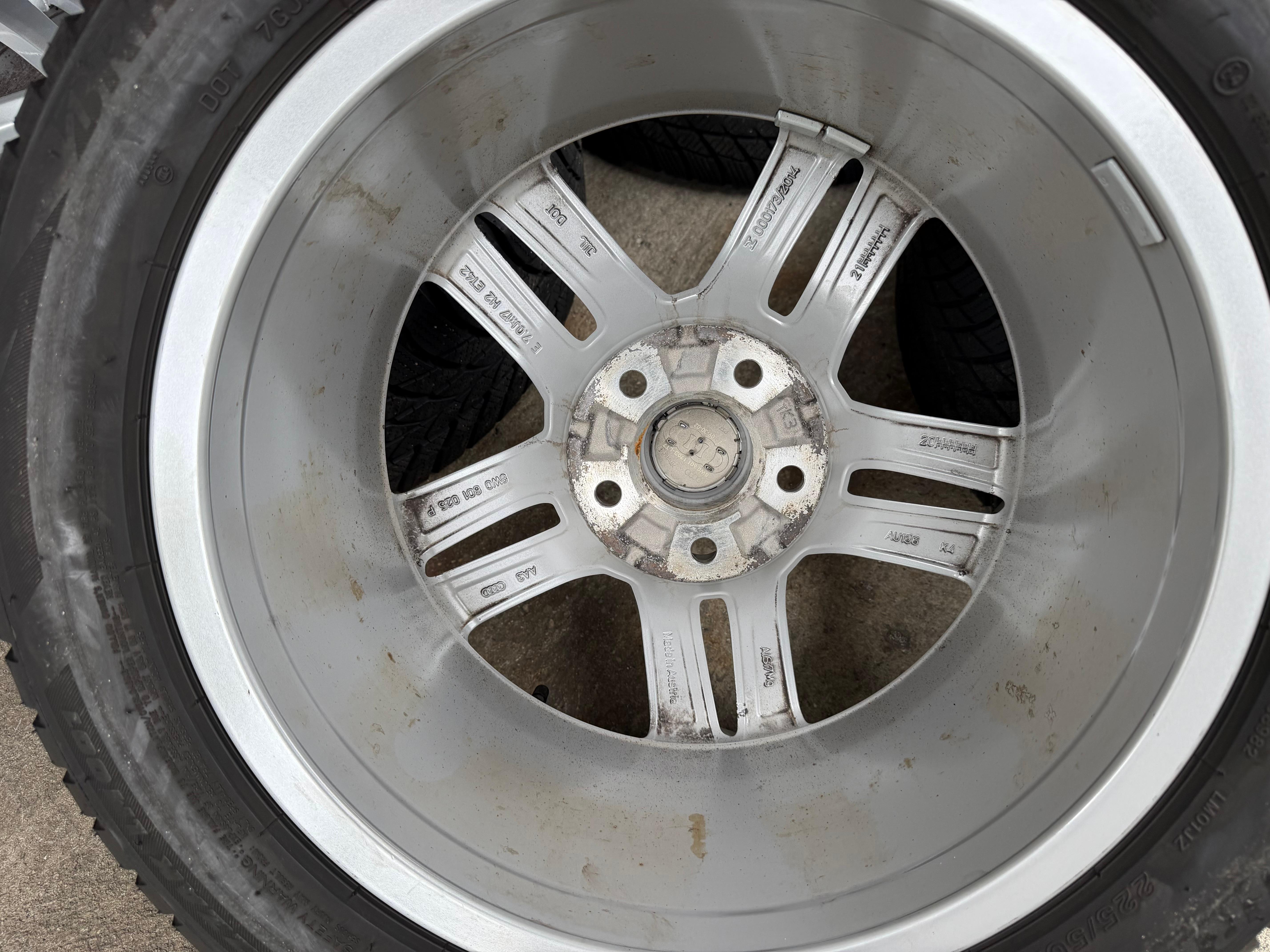 4 Original 17" Alu Winterräder Audi A4 B9 8W 8W0601025P 225/50R17 98H Bridgestone