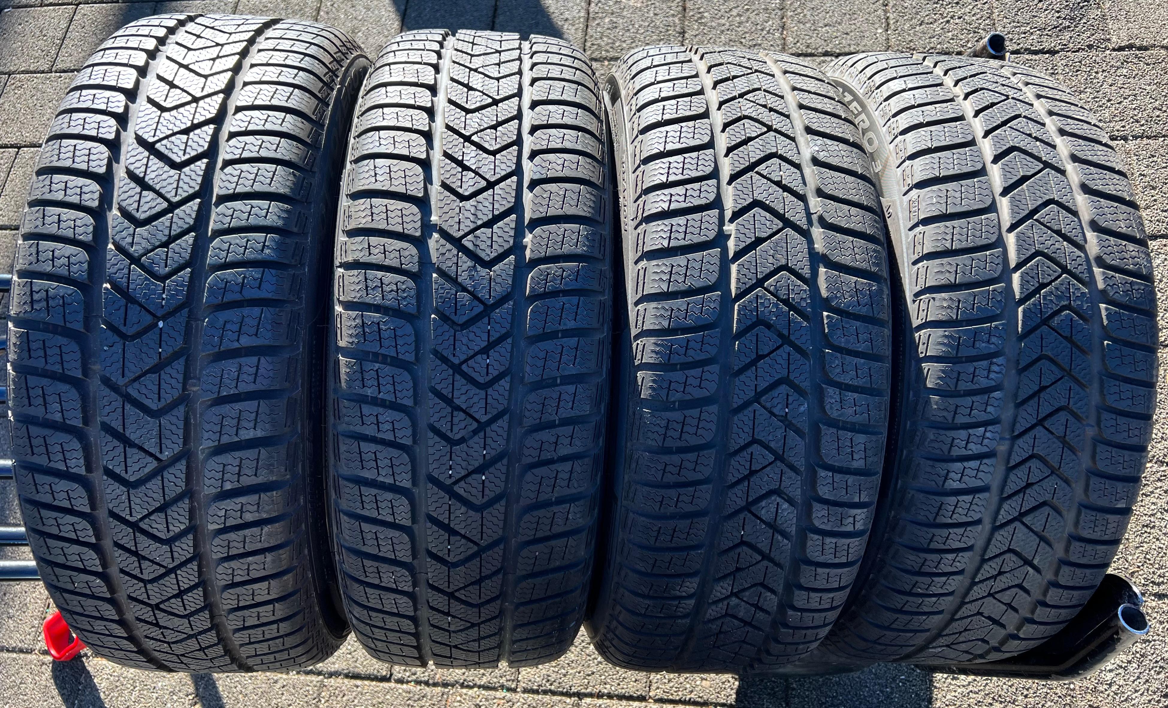 4 x 225/40R19 93V Winterreifen Pirelli Sottozero 3 7-7,5mm 2022