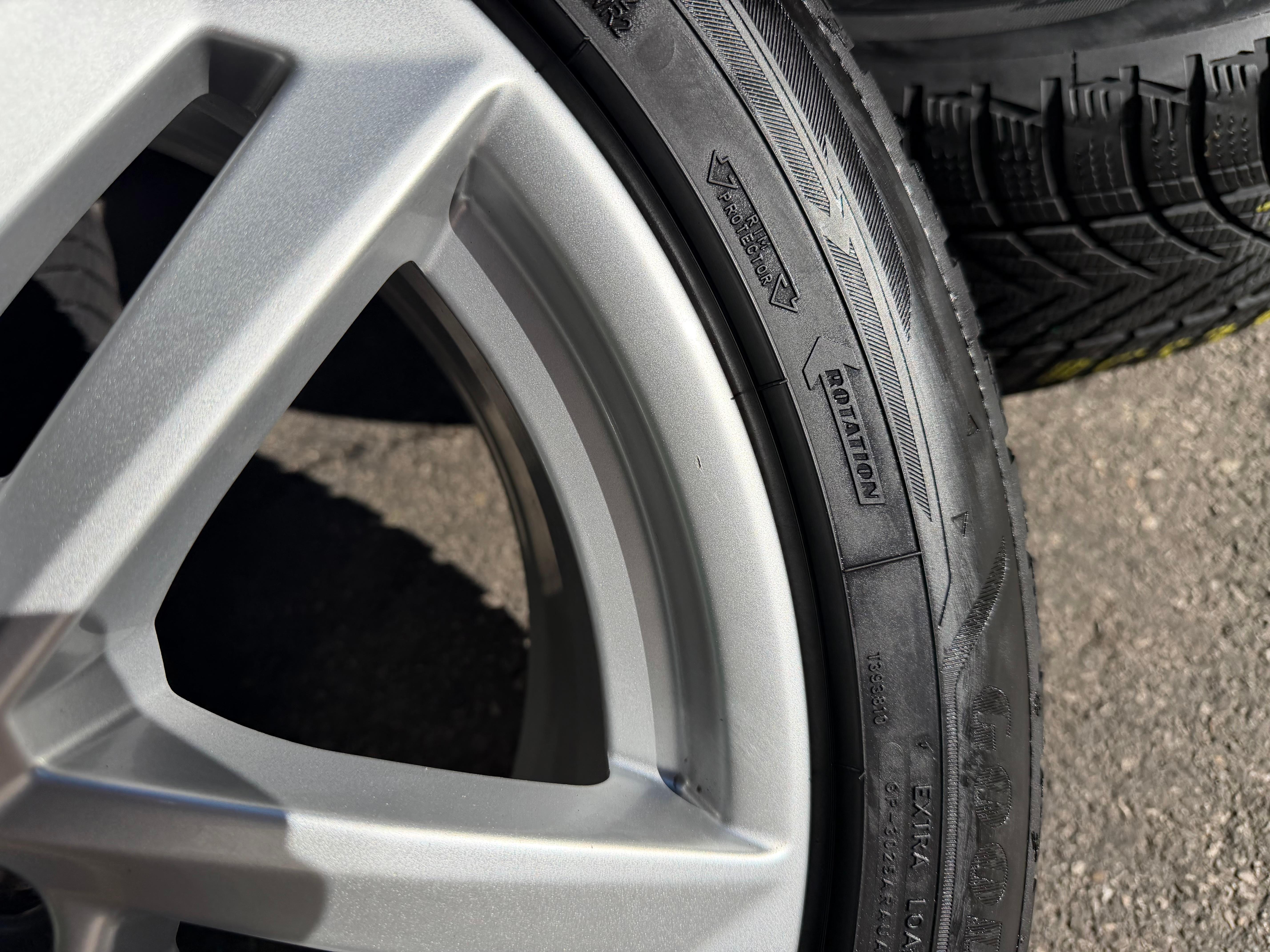 4 ruedas de invierno de aleación originales de 17" para Audi A4 B9 8W 8W0601025P 225/50R17 98H Goodyear