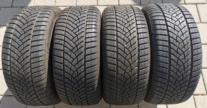 4 x 215/45R16 90V Winterreifen Goodyear Ultra Grip Performance 8mm 2018