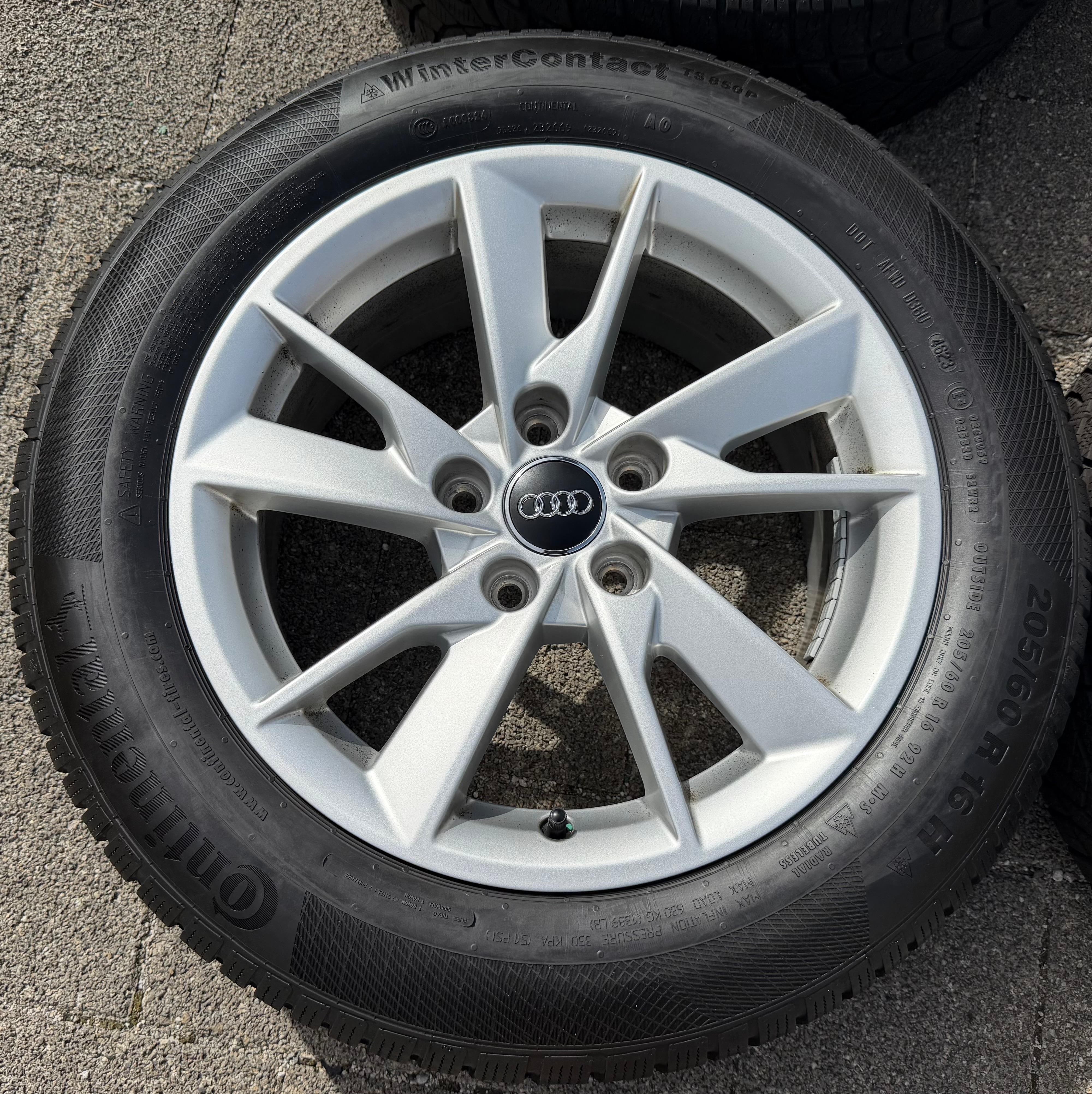 4 cerchi in lega originali da 16" per Audi A4 8W B9 8W0601025B 7x16 ET35