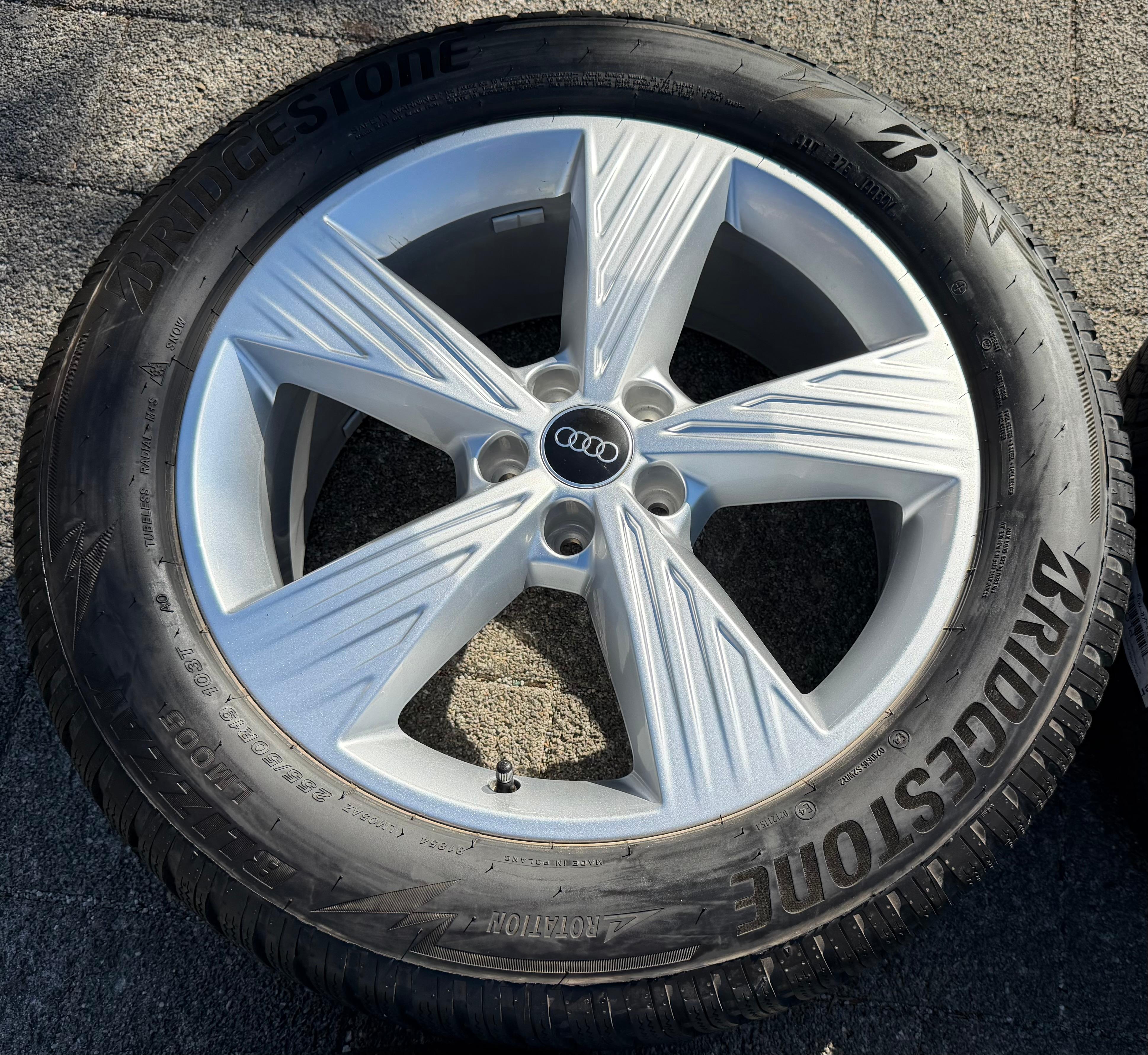 4 Original 19" Alu Winterräder Audi Q4 E-Tron Etron F4B F4N 235/55R19 101T 255/50R19 103T