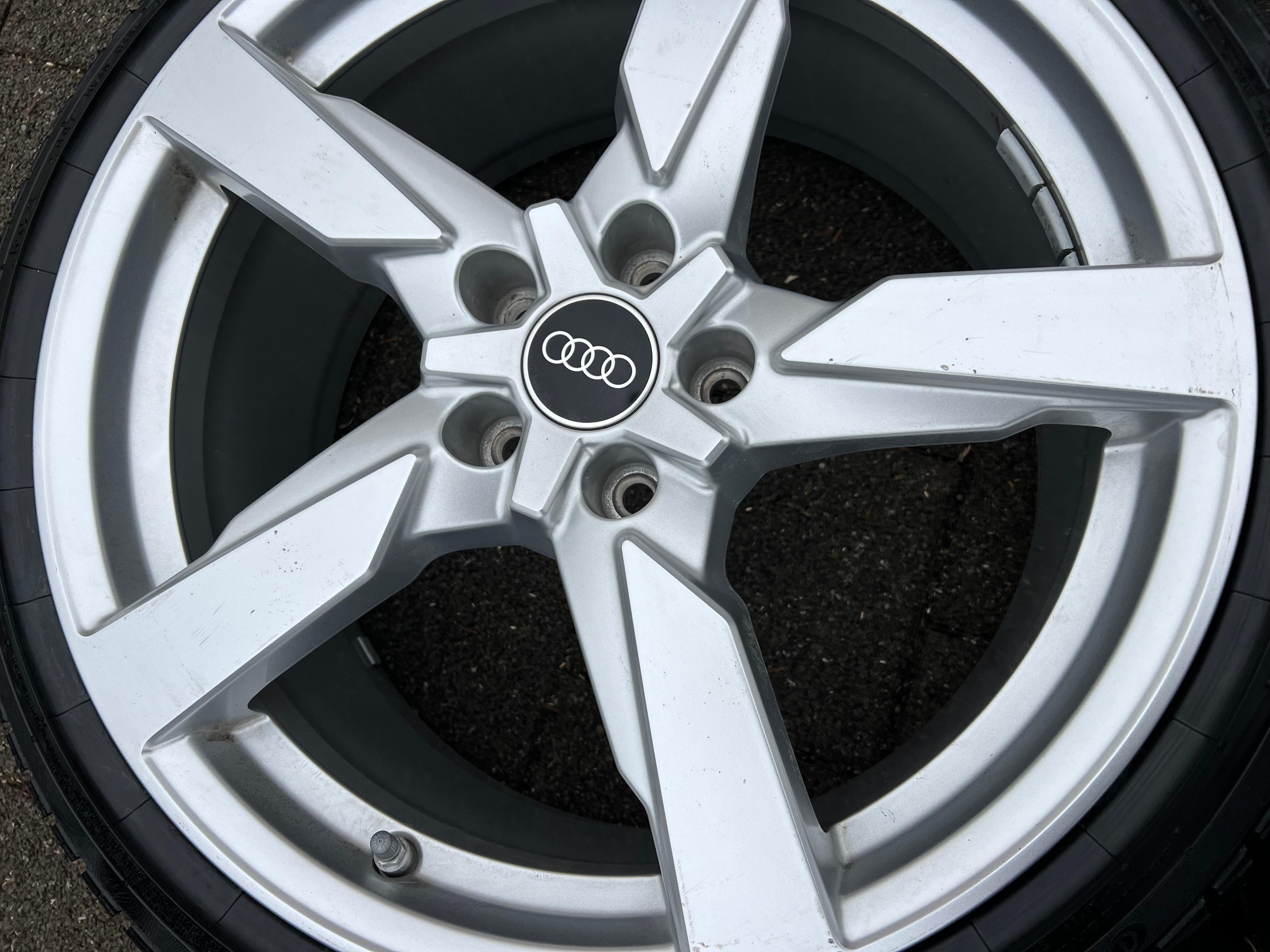 4 LLANTAS DE INVIERNO ORIGINALES DE ALUMINIO 19" AUDI TT TTS 8S 8S0601025AA 245/35R19 93W ENTREGA GRATUITA