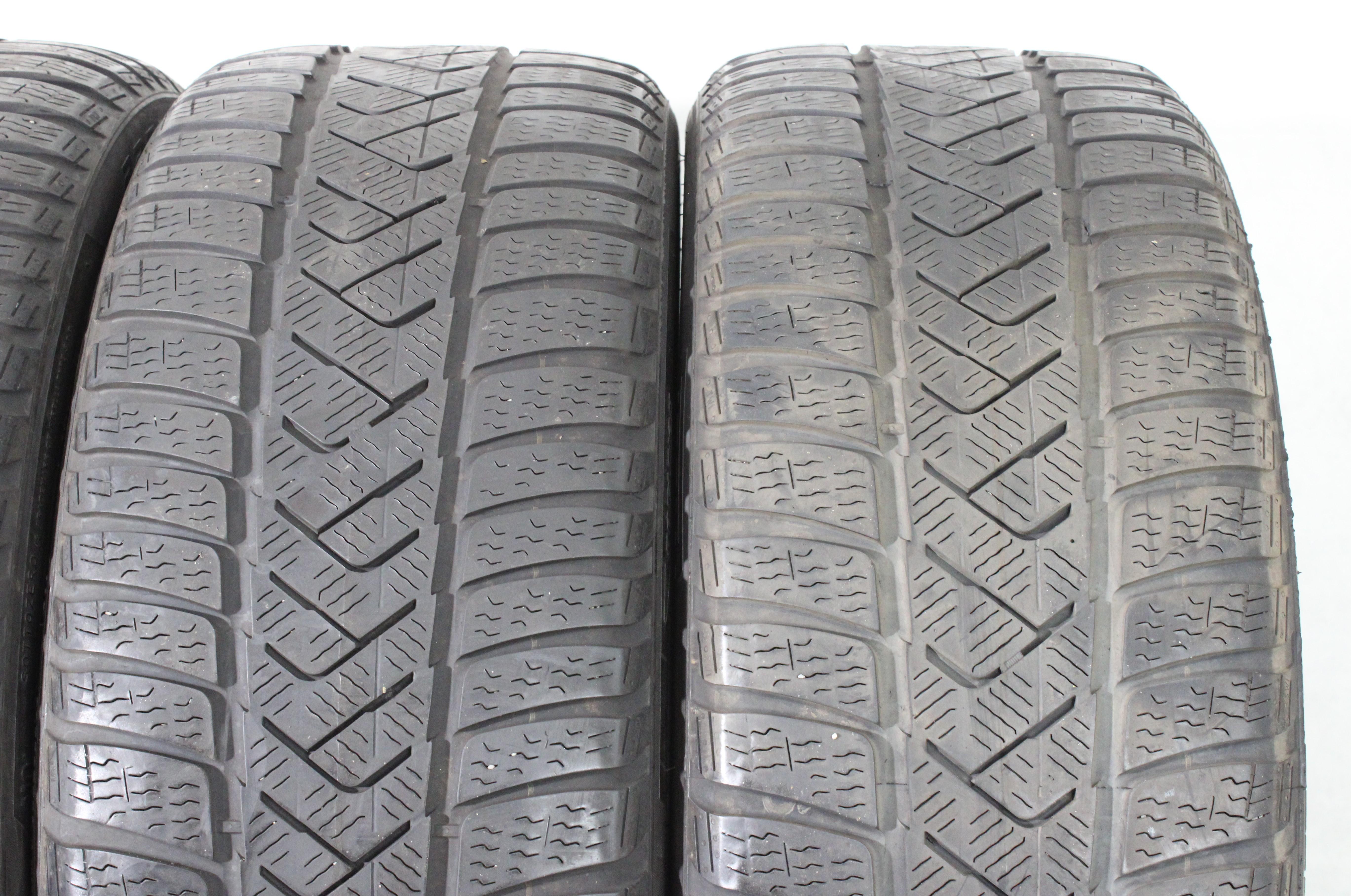 4 x 225/45R18 95H Winterreifen Pirelli Sottozero 3 MO 2x4mm/2x5,5-6mm 2021