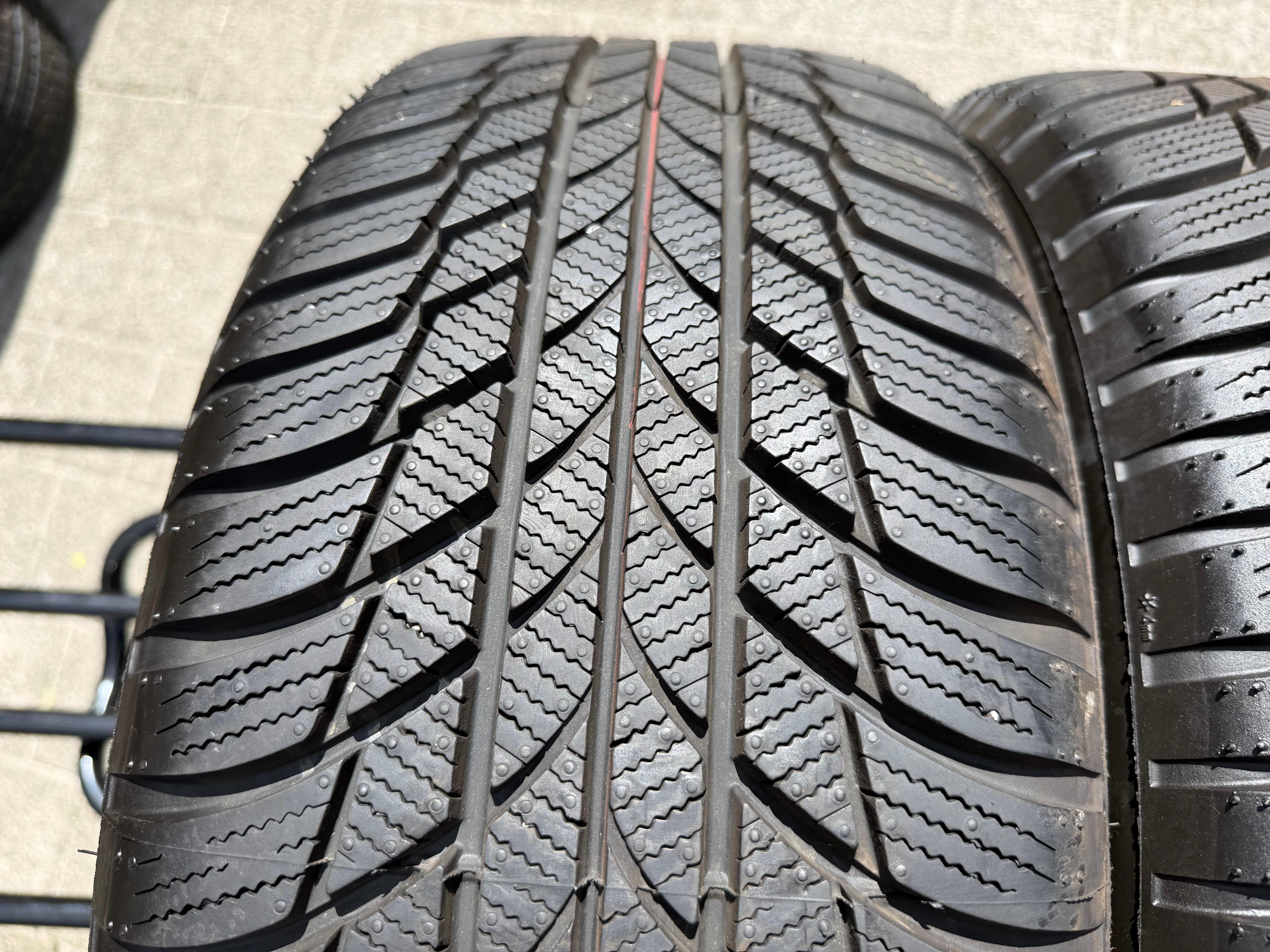 4 ruote complete in lega originali da 17" per Audi Q2 215/55R17 94V Bridgestone 2023