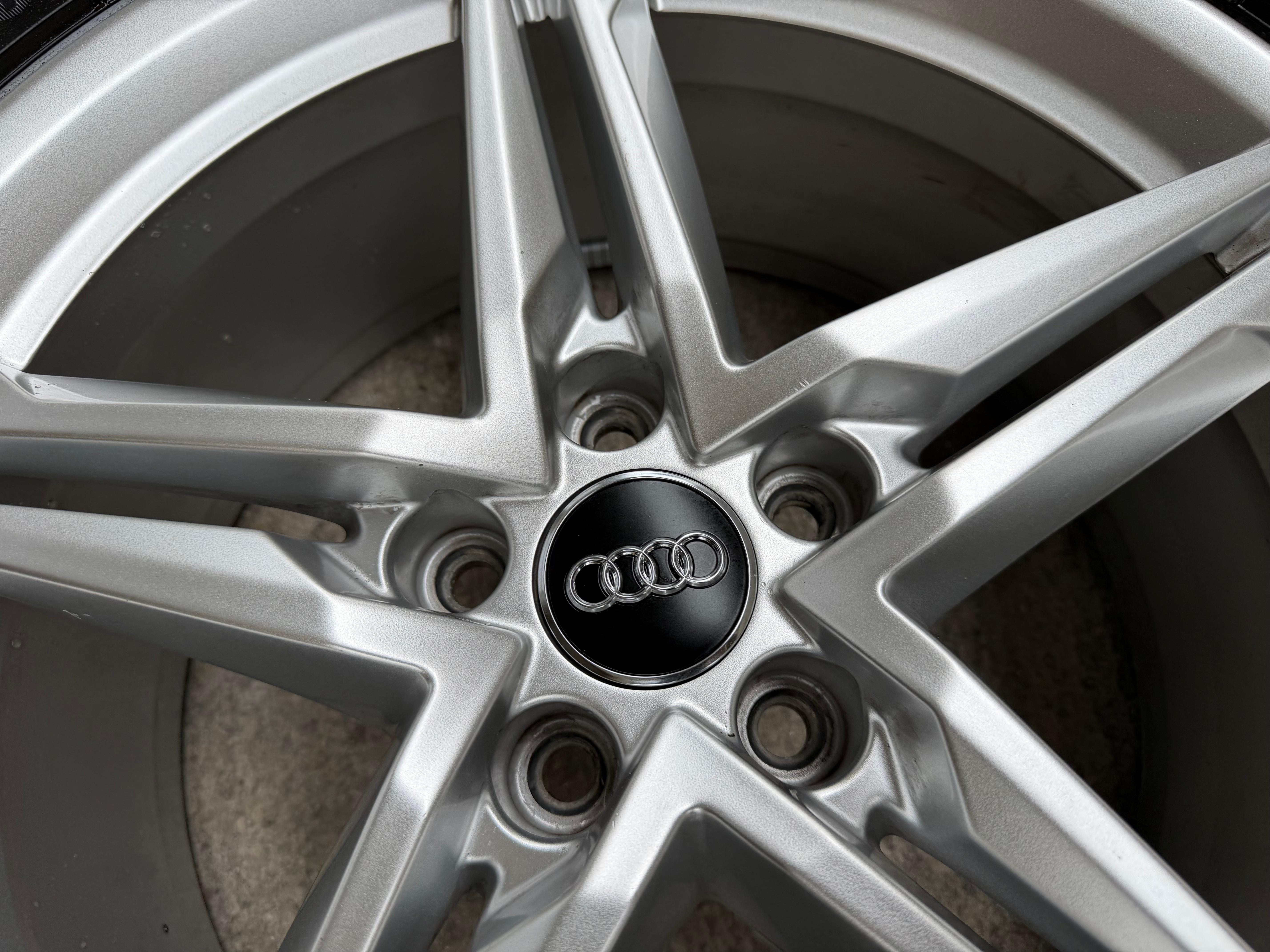 4 Original 18" Alu Winterräder Audi A4 S4 8W B9 8W0601025HM 245/40R18 97V 2021