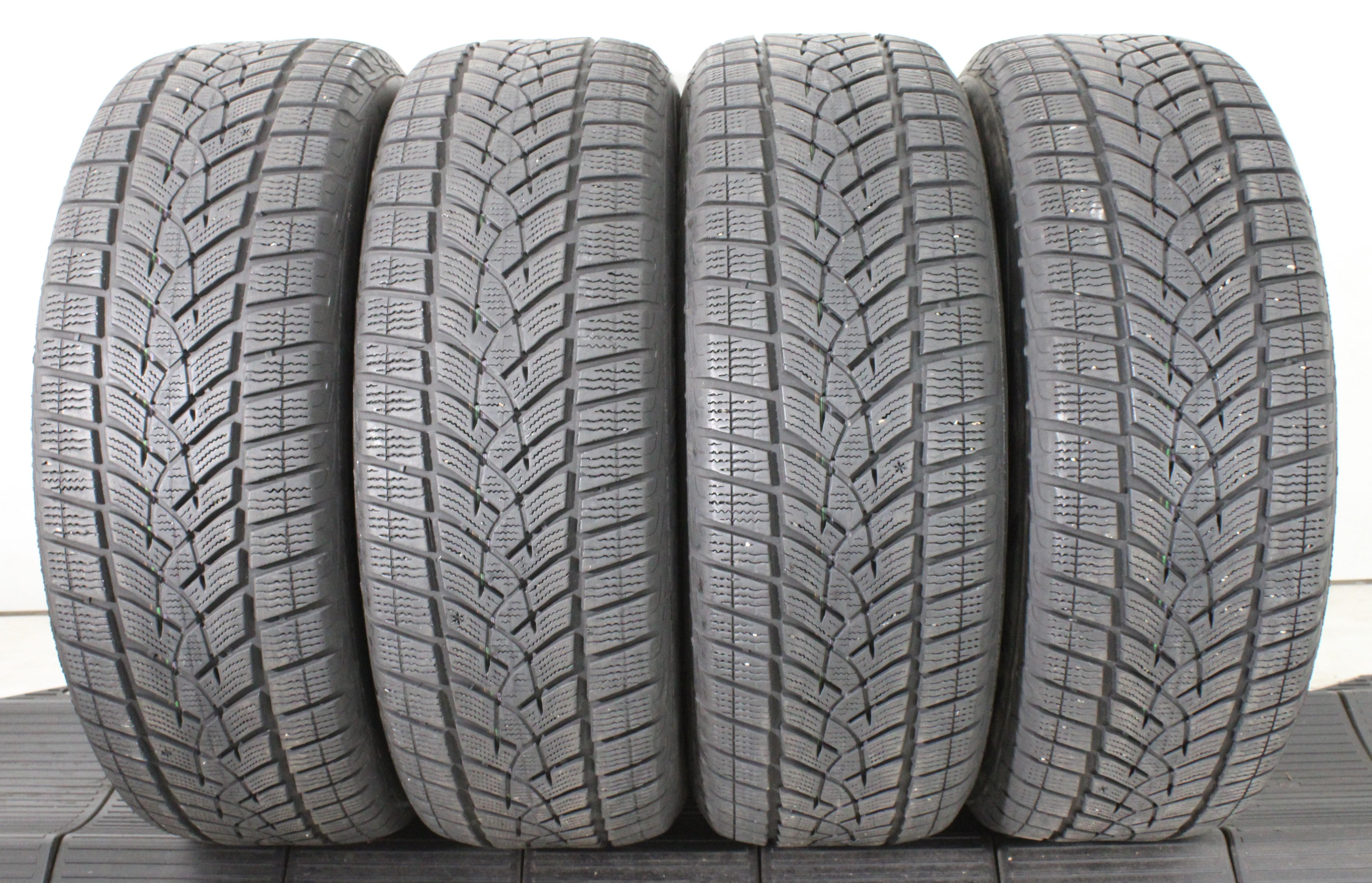 4 x 215/60R17 96H Neumáticos de invierno Goodyear Ultra Grip Performance GEN-1 5,5-6mm 2018