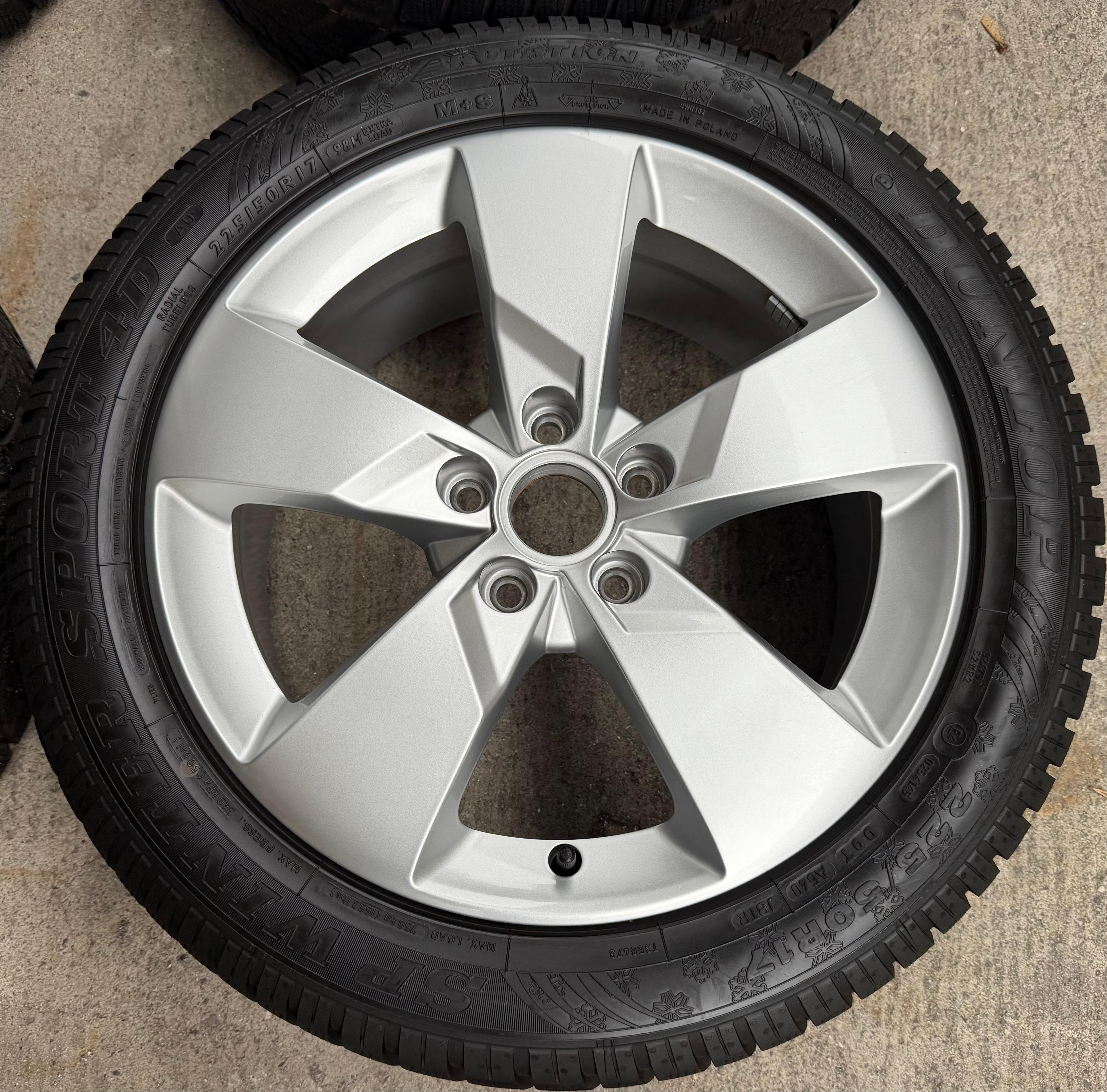 4 ruote in lega invernali originali da 17" per Audi TT 8S 225/50R17 94H Dunlop 8S0601025J