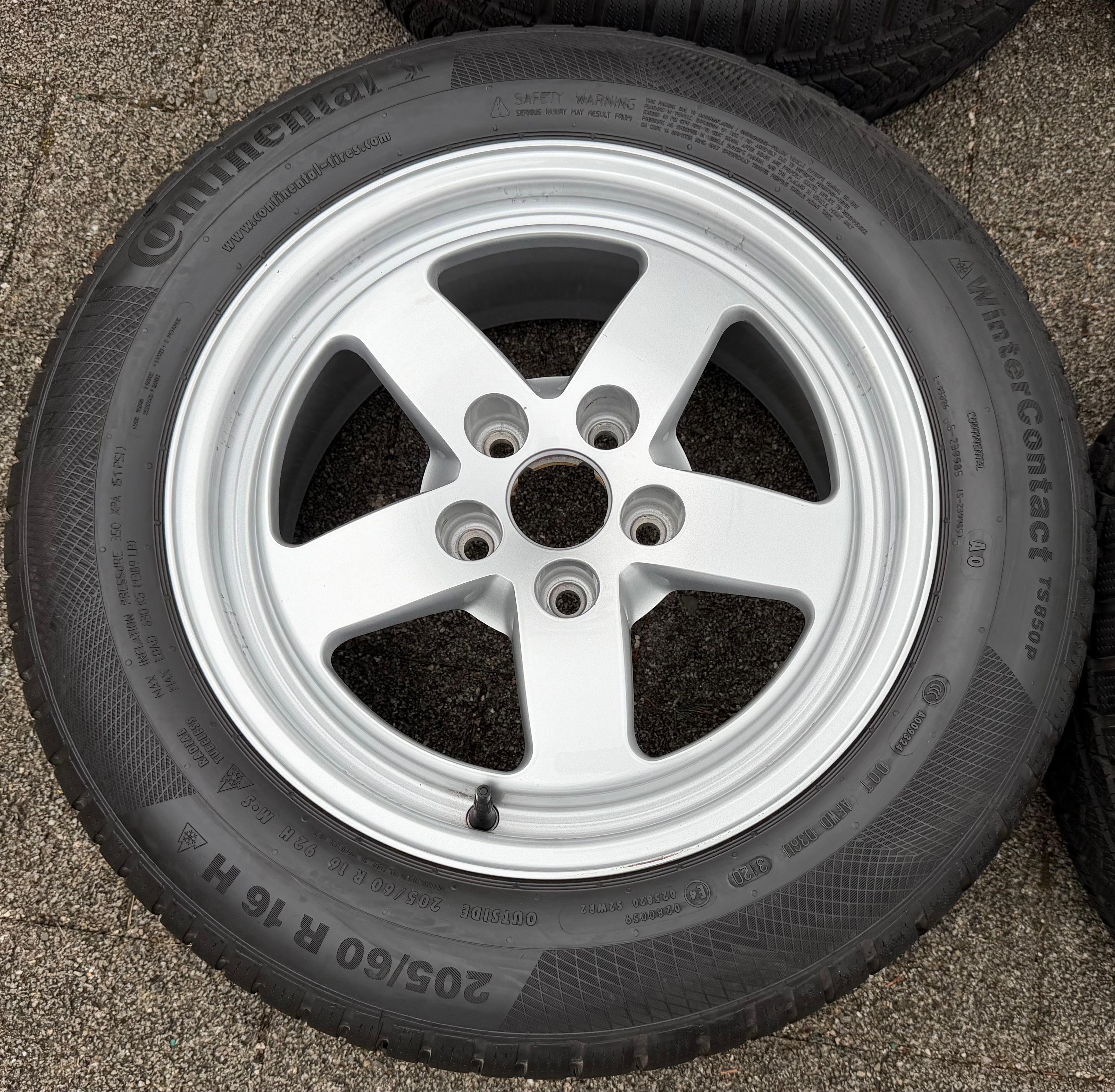 4 ruedas de aleación originales de invierno para Audi A4 B9 8W 205/60R16 92H 8W0601025 Continental
