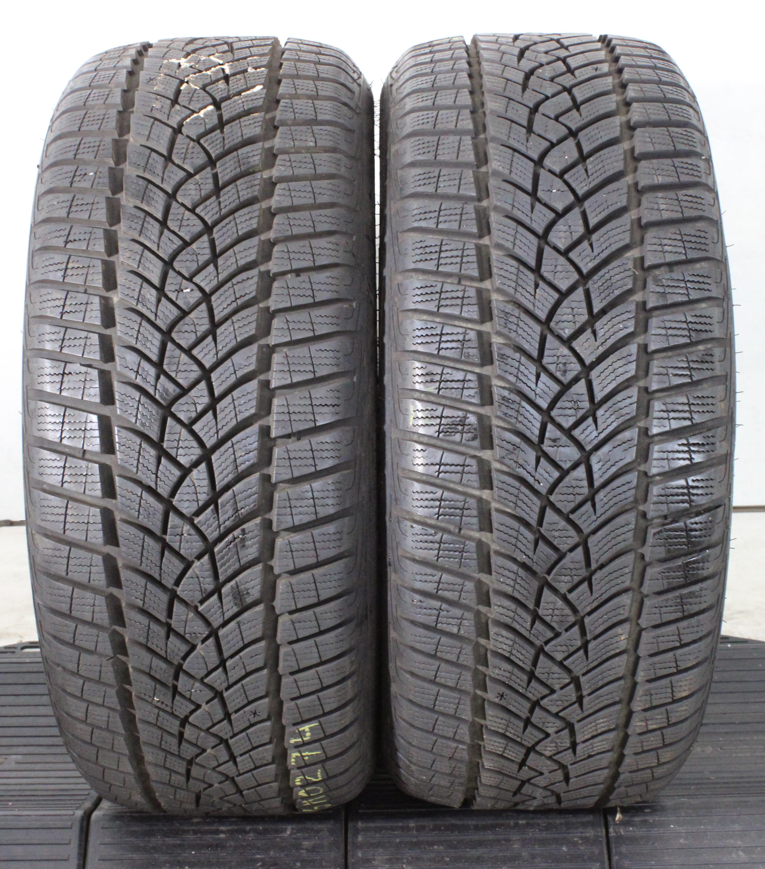 2 x 215/45R16 90V Winterreifen Goodyear Ultra Grip Performance GEN-1 7,5-8mm 2018
